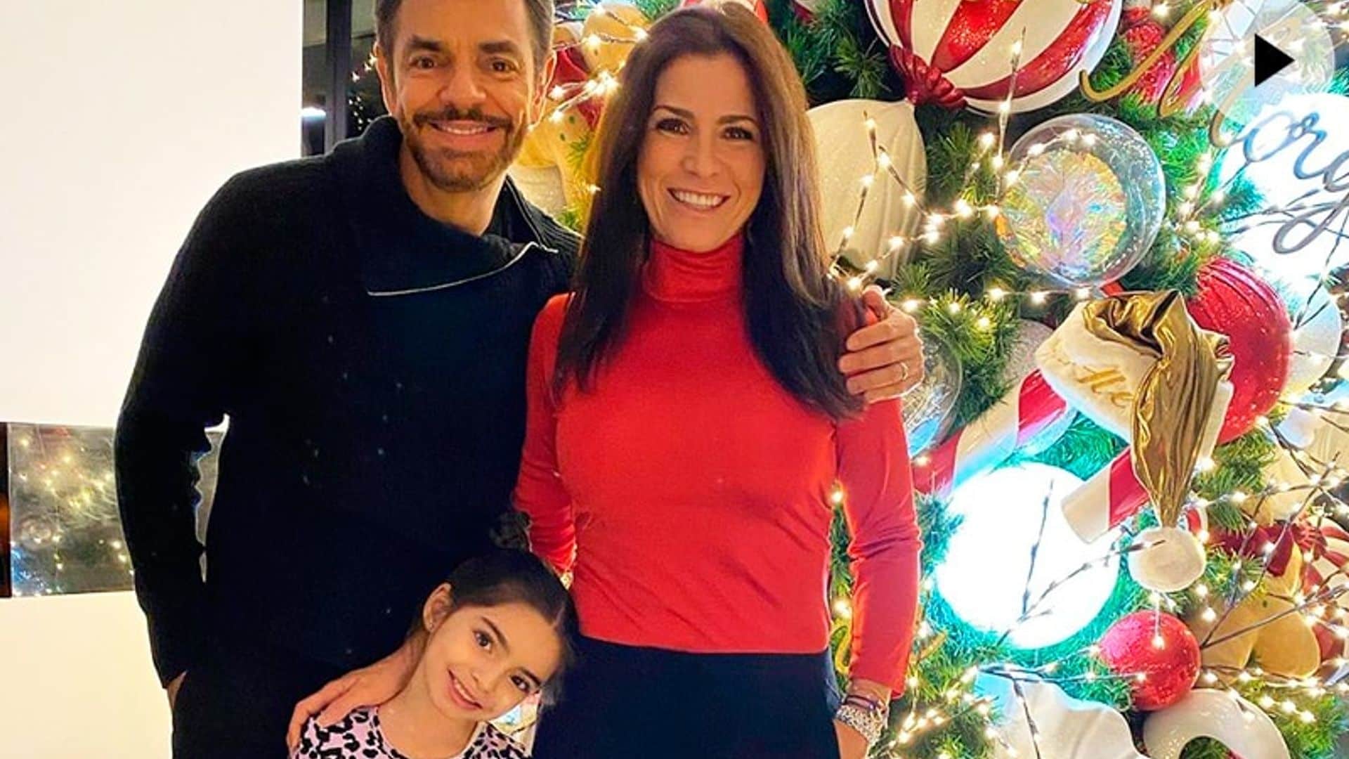 La espectacular decoración navideña en casa de Eugenio Derbez