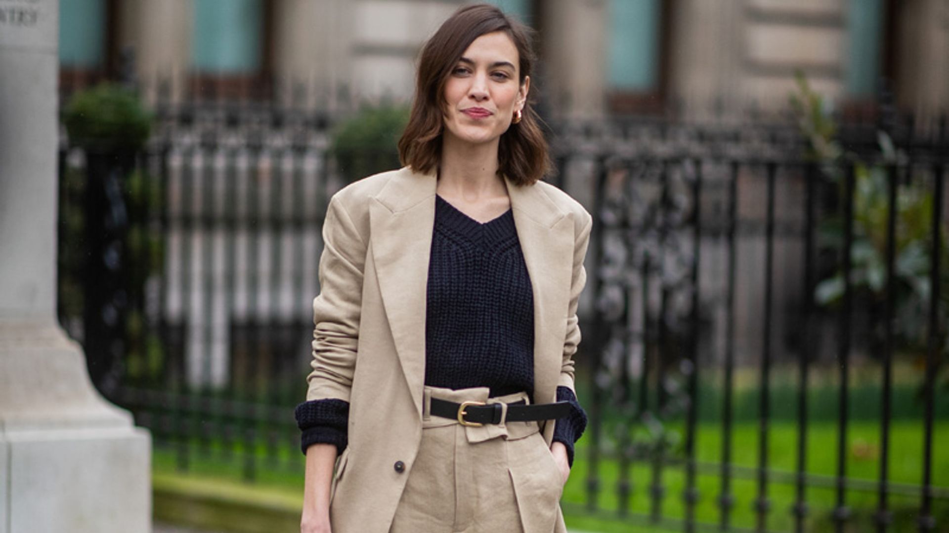 Zara y otras marcas asequibles que llevan las invitadas a los desfiles