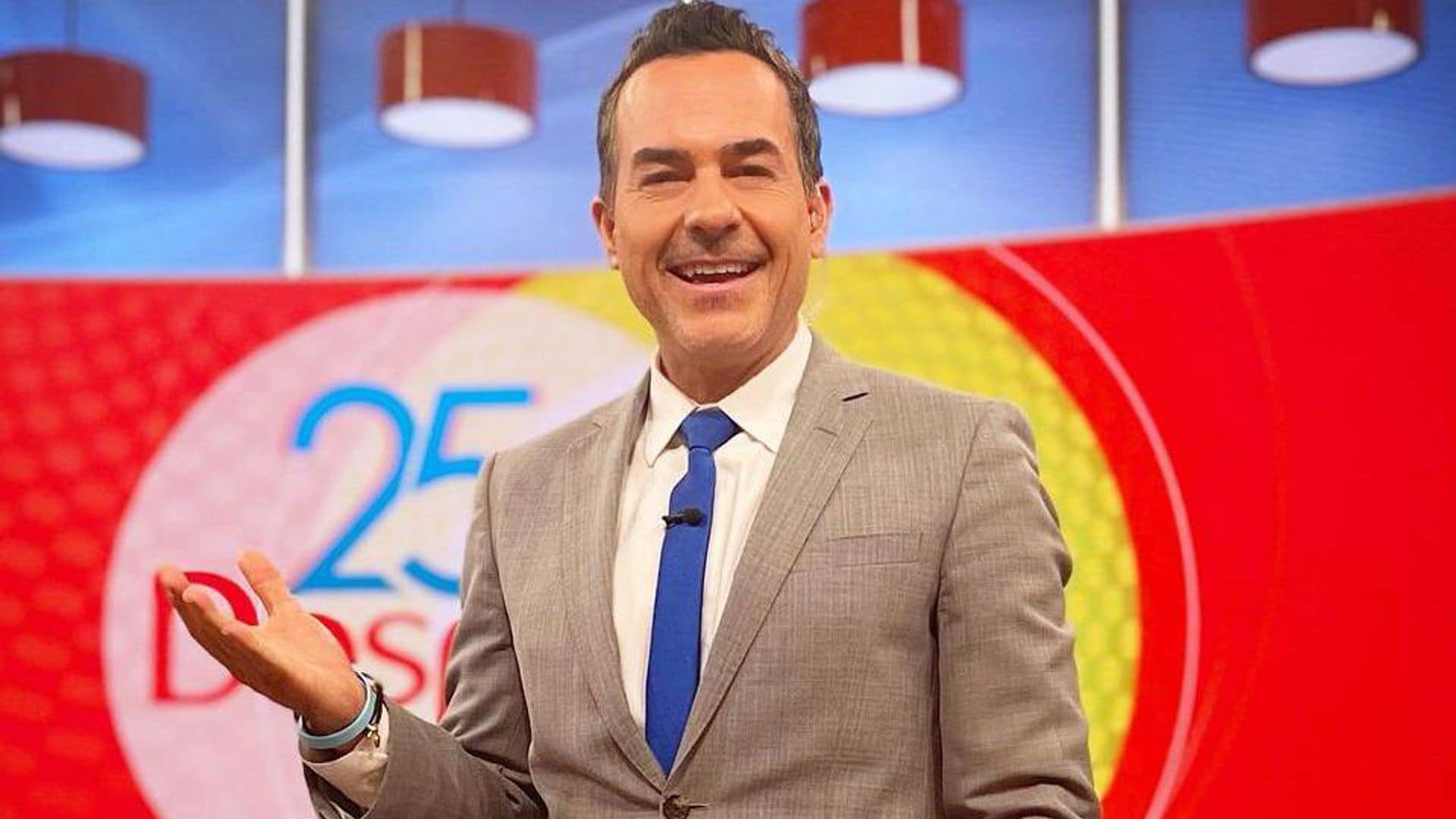 Carlos Calderón felicita al elenco de ‘Despierta América’ por su Emmy: ‘¡Que sigan los éxitos!’