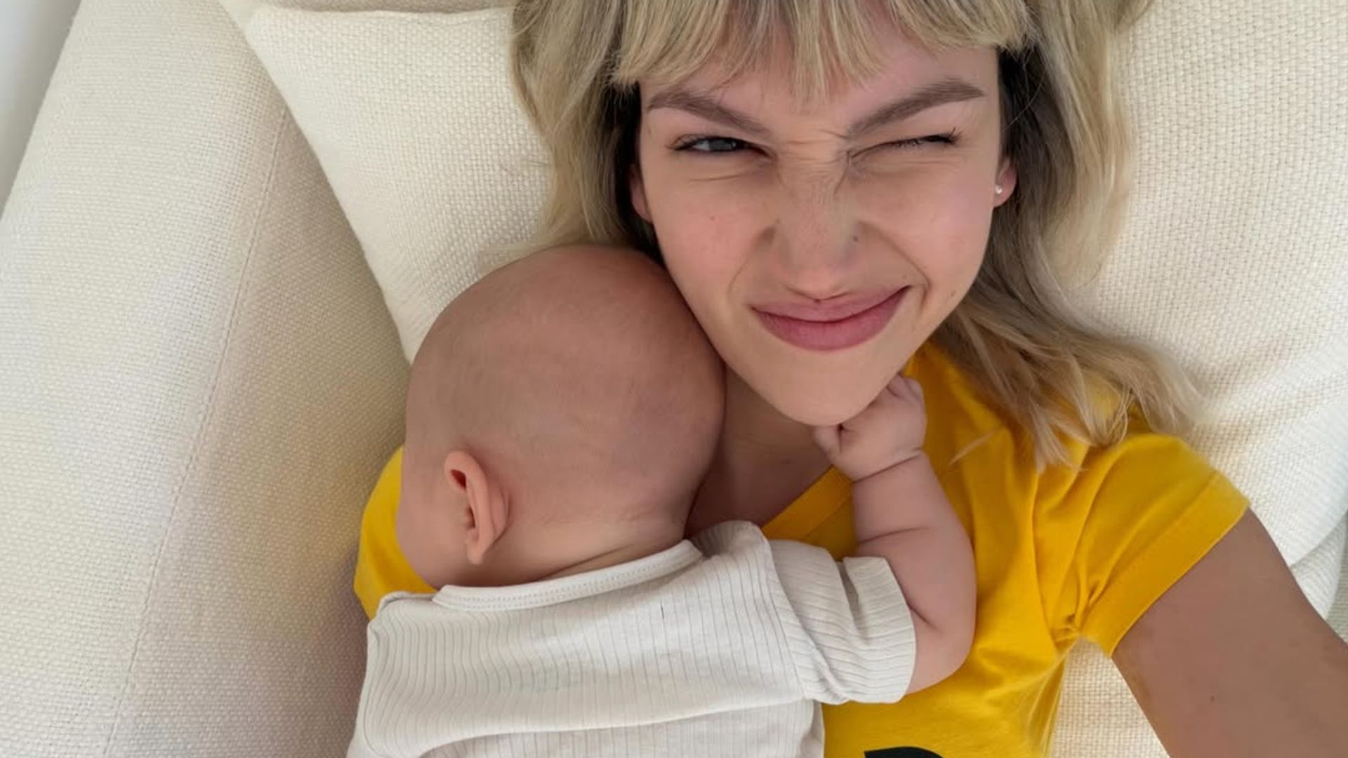 Úrsula Corberó y su bebé.