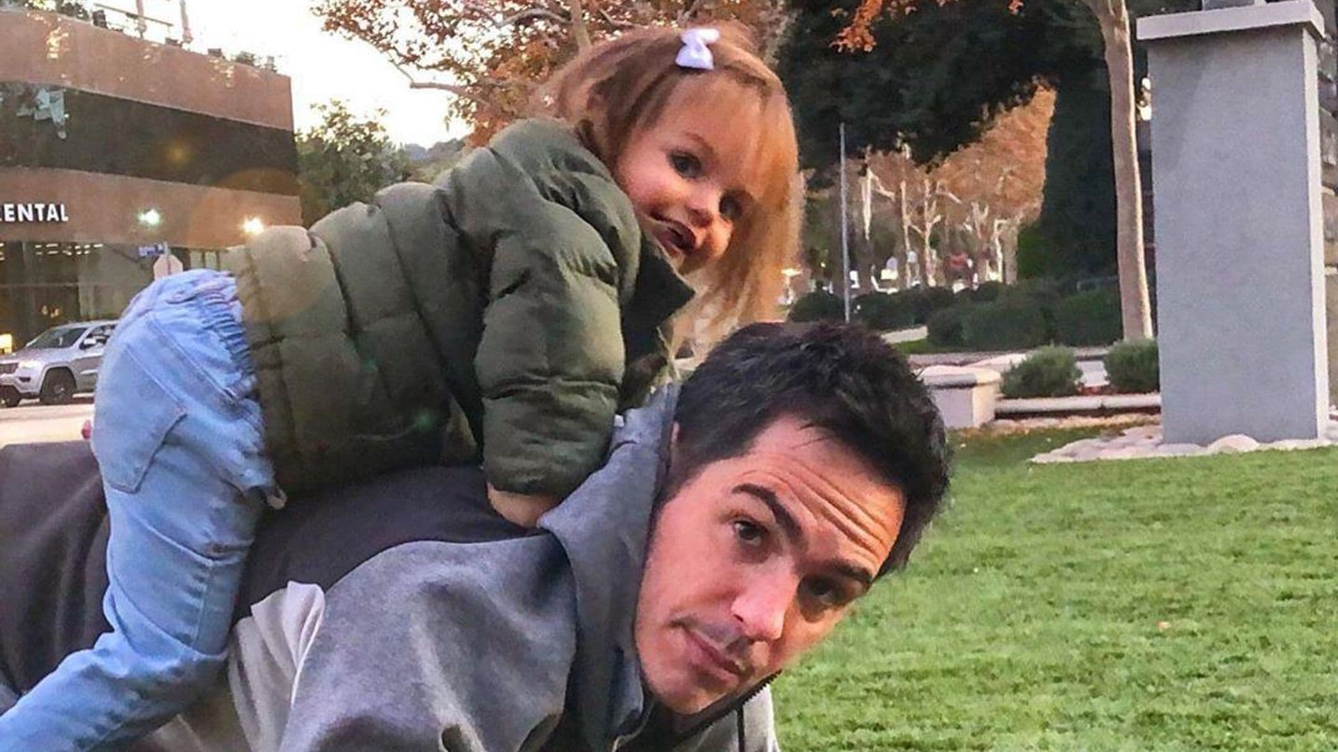 Kailani, la estilista más tierna de Mauricio Ochmann, ayuda a papá a despedirse de su barba