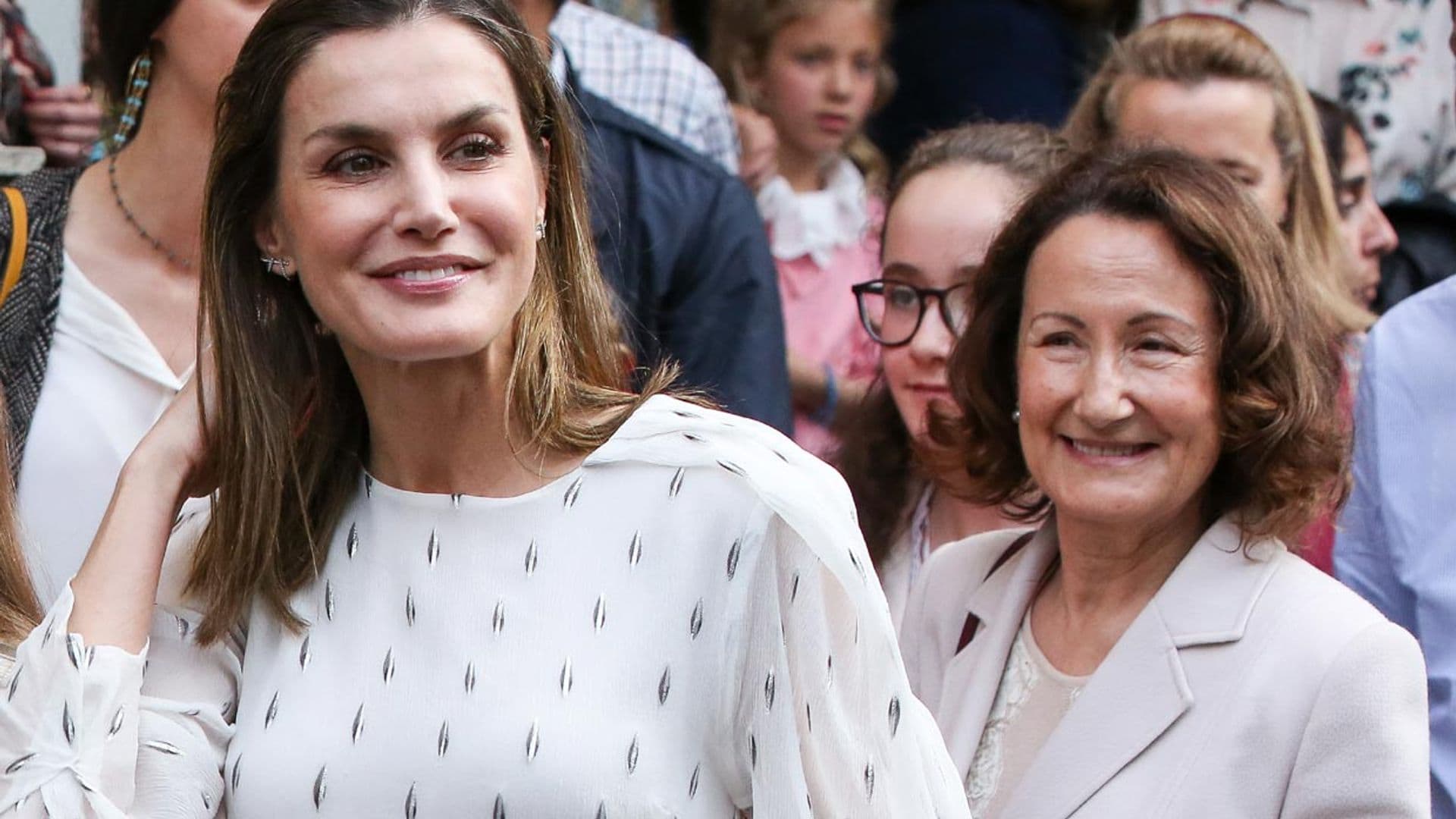 Paloma Rocasolano llega a Asturias para asistir al debut de su nieta en los Premios Princesa de Asturias