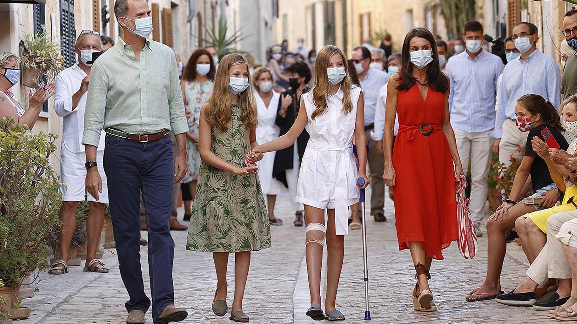 Un paseo por la cultura mallorquina: los Reyes y sus hijas, cómplices y cercanos en su primera salida