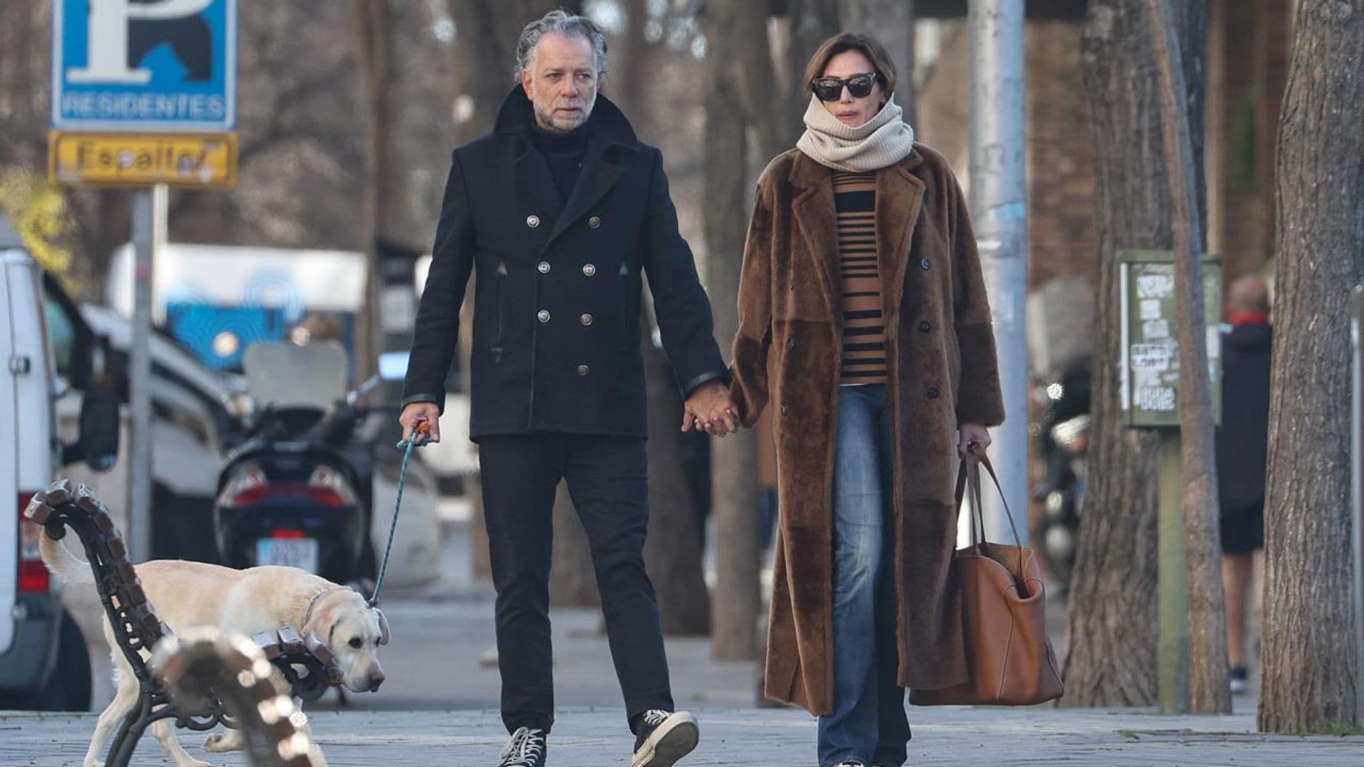 El romántico paseo de Nieves Álvarez y Bill Saad tras celebrar su segundo aniversario