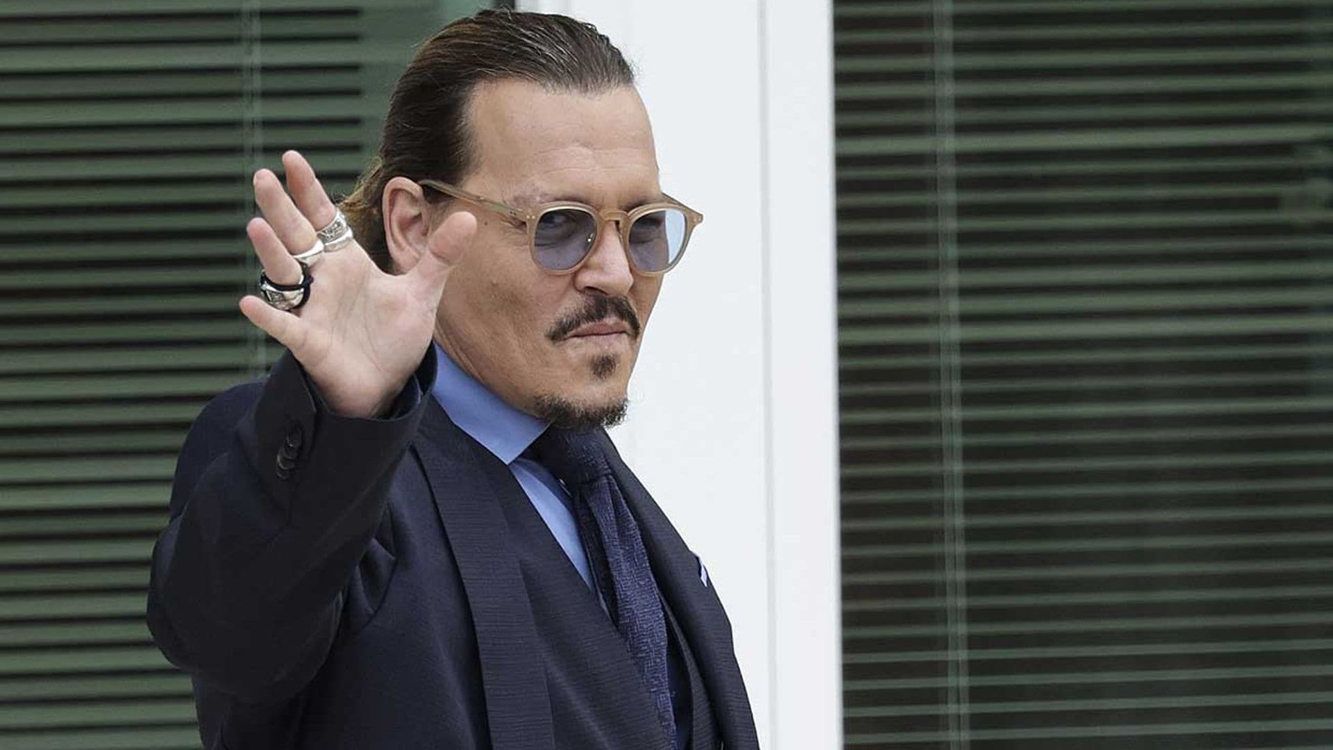 Johnny Depp sale con una de sus abogadas, pero no es la que todos creían