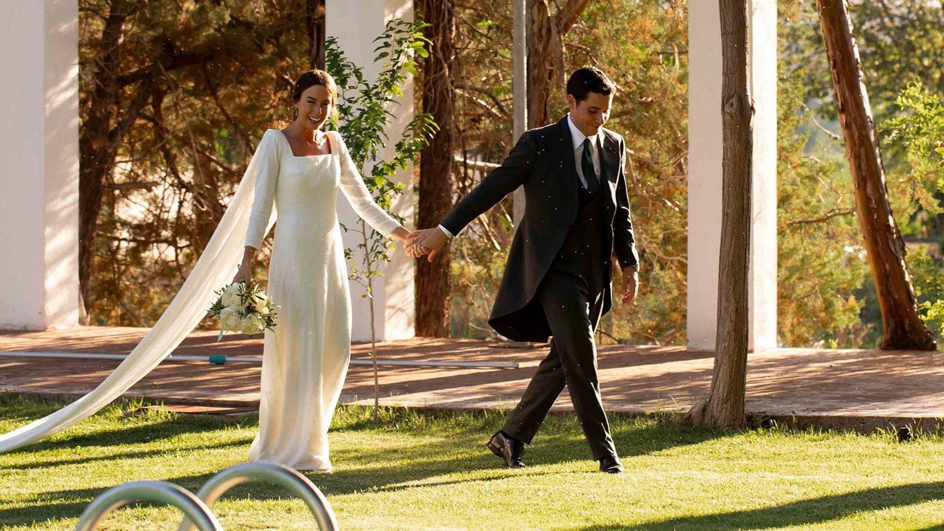 Un vestido de novia sencillo y desmontable para la boda de Paloma en Toledo