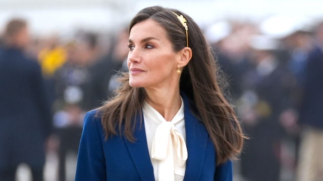 La Reina Letizia, se despide de la Princesa de Asturias, Leonor antes de la partida de embarcar en el Juan Sebastian Elcano. A 11 de enero de 2025 en Cadiz, Andaluci­a (España)