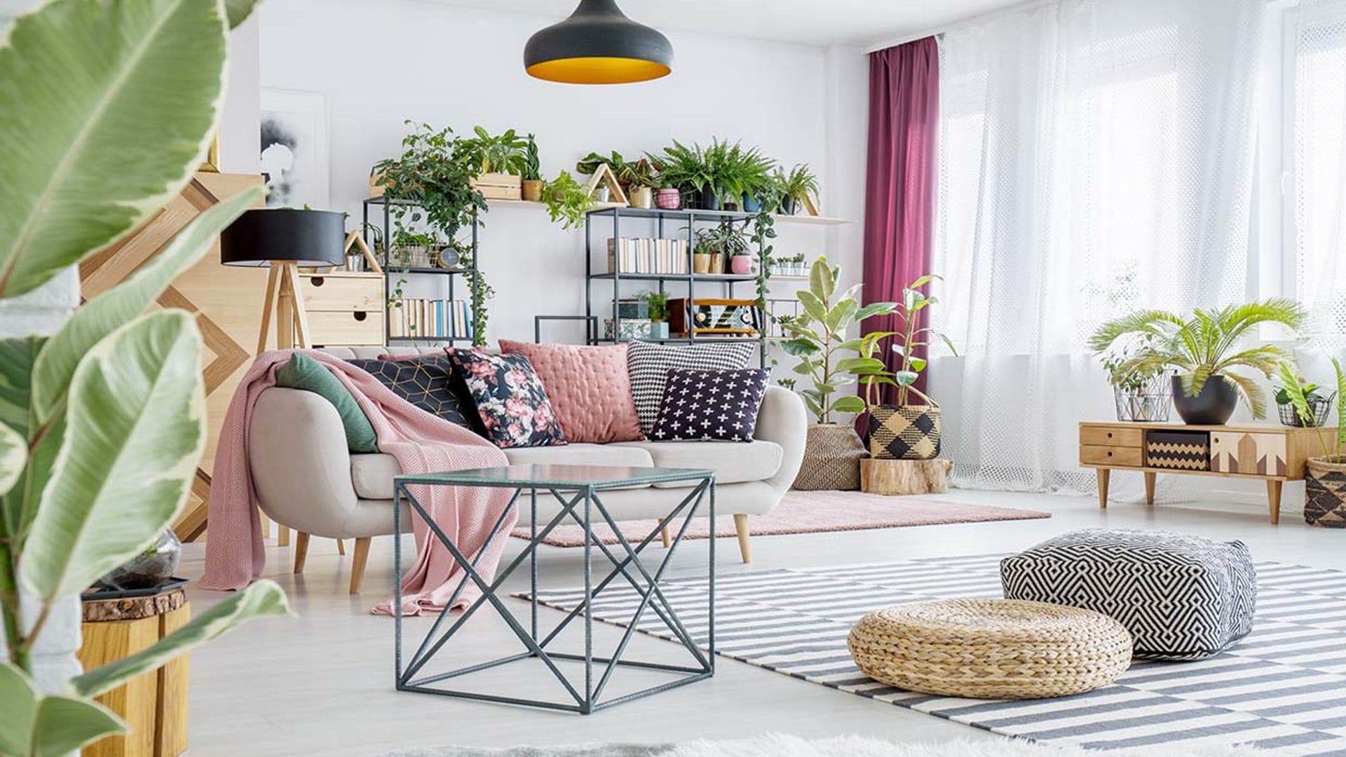 Descubre las mejores plantas y flores artificiales para decorar tu casa