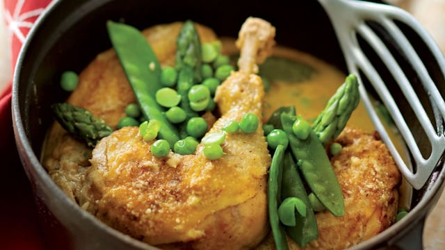 pollo guisantes