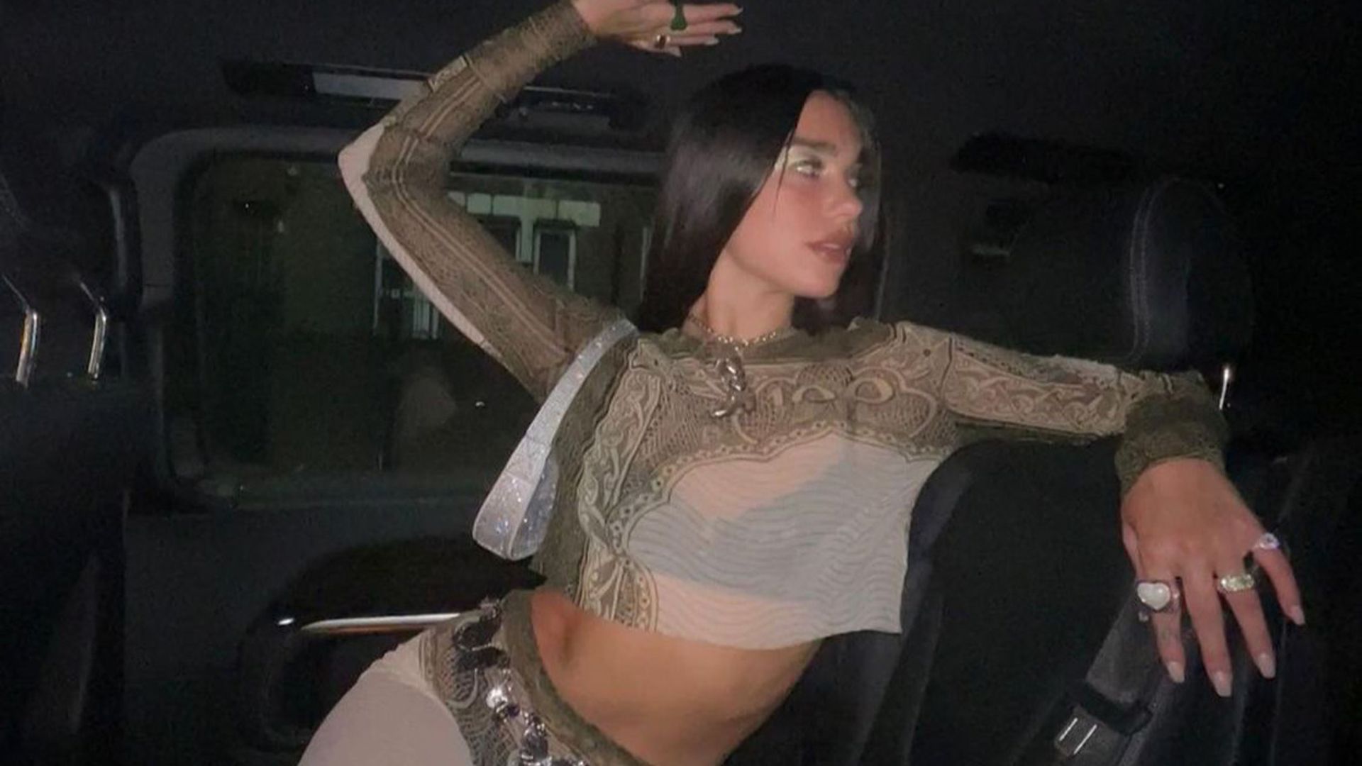 El último flechazo de Dua Lipa: un anillo español de 20 euros
