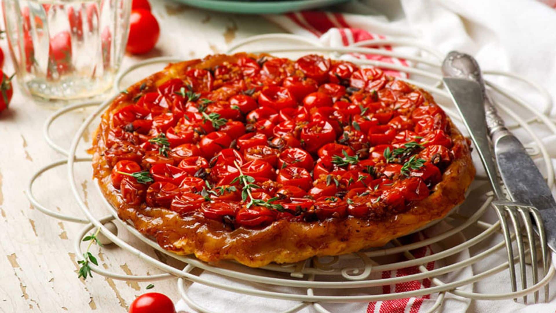 Tarta 'tatin' de tomates cherry