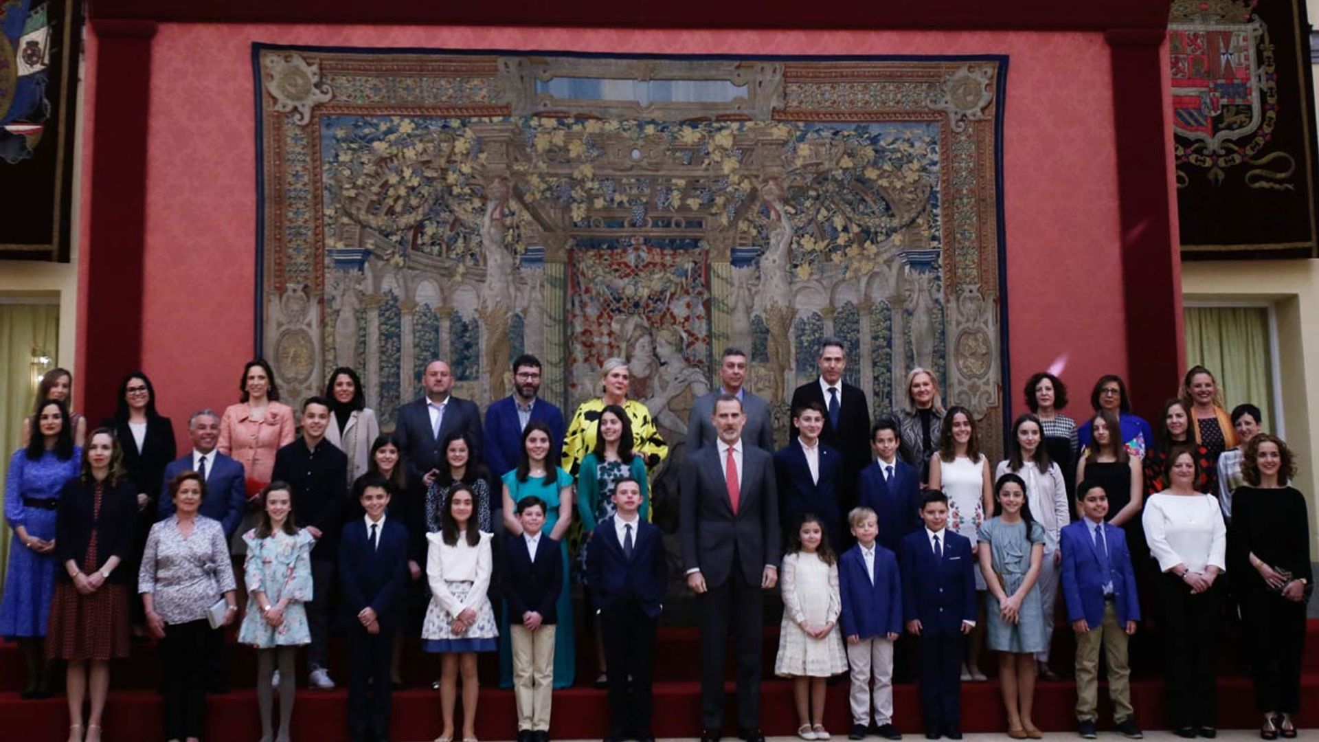 No te pierdas el rap que una niña le ha dedicado a Felipe VI en los premios '¿Qué es un rey para ti?'
