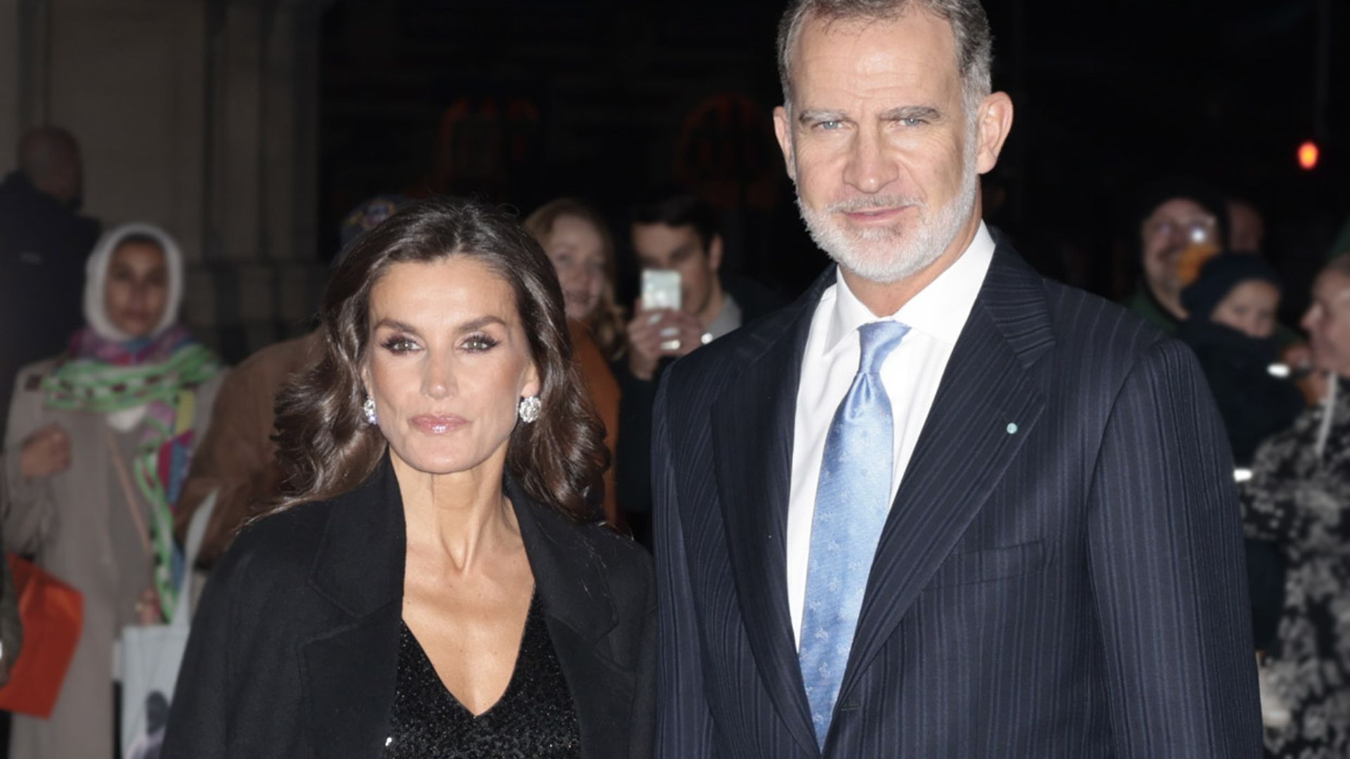 La reina Letizia deslumbra con un vestido danés de lentejuelas durante su última noche en Copenhague