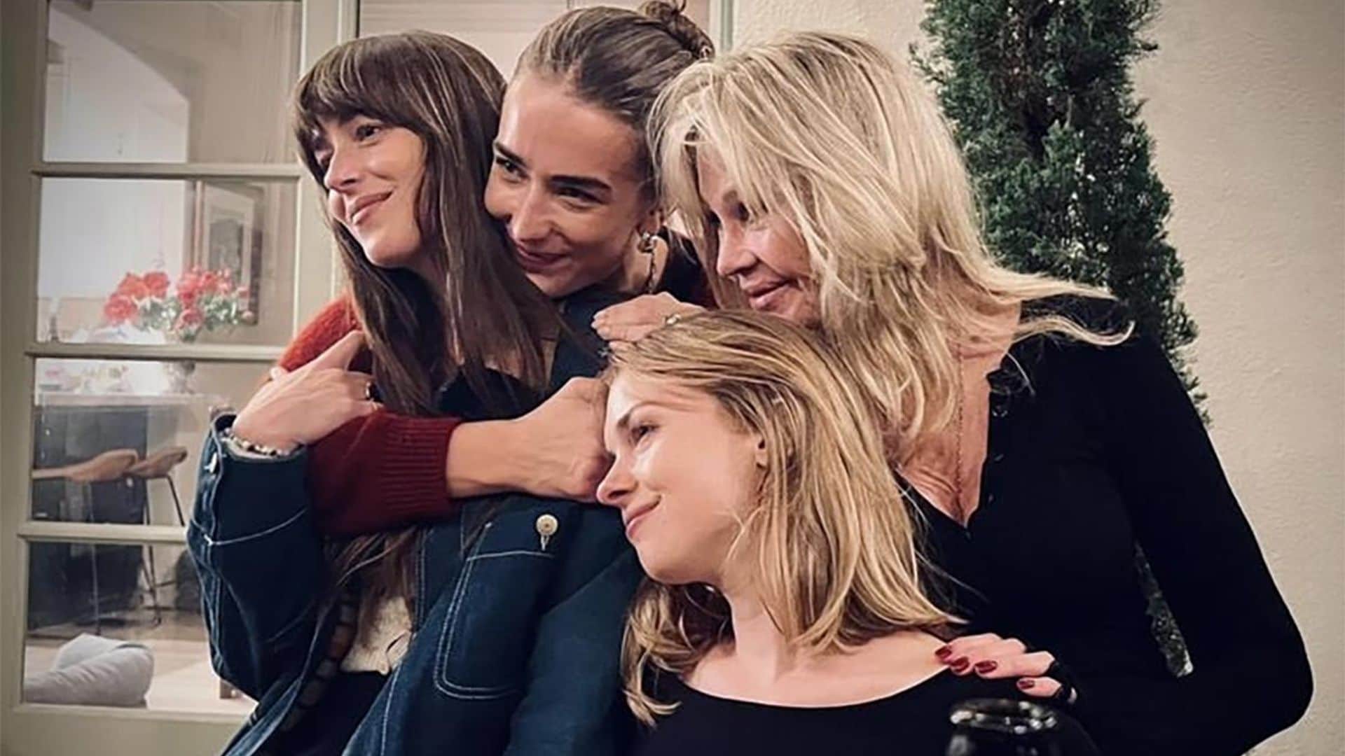 Stella Banderas felicita a su hermana Grace: quién es quién en la familia Banderas-Griffith-Johnson