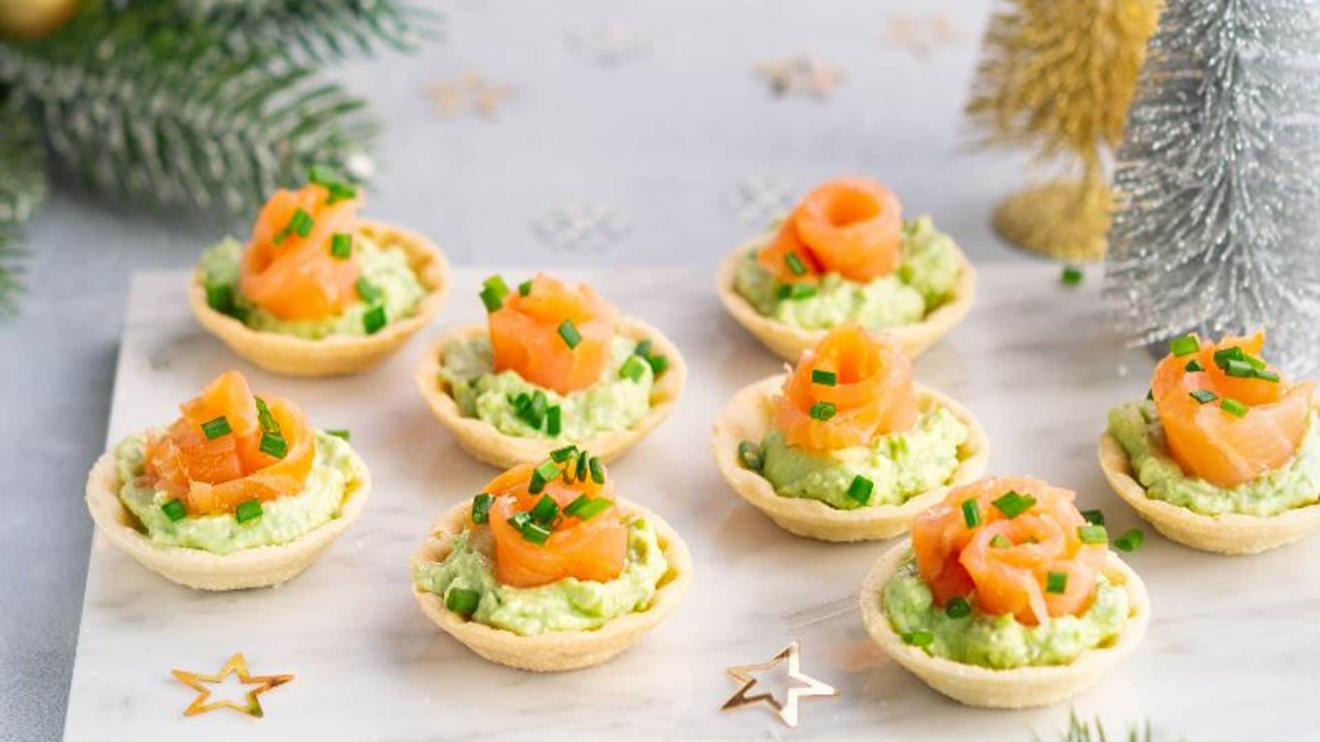 Canastillas con crema de aguacate y salmón ahumado