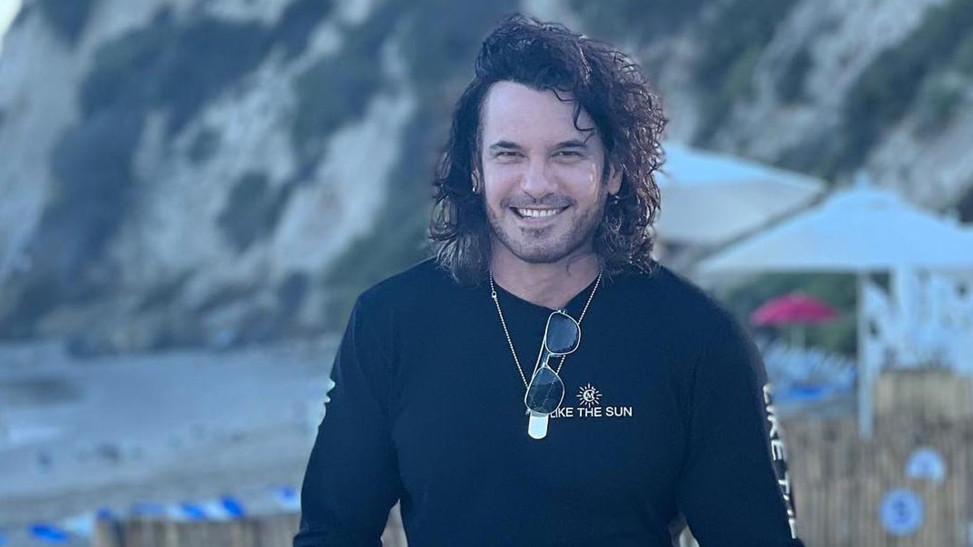Mario Cimarro, más enamorado que nunca, celebra el primer mes de su hija con una foto muy especial