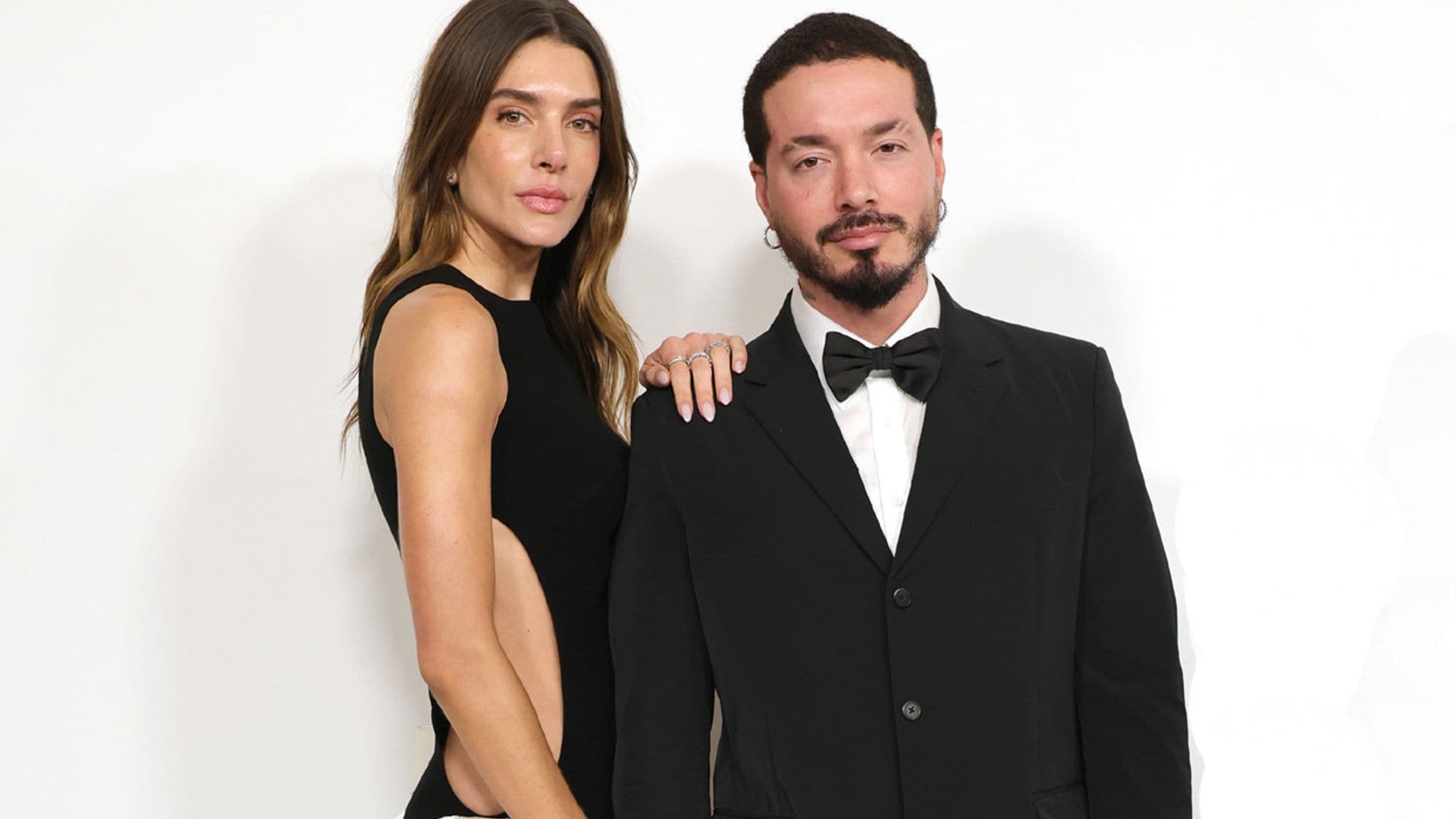 J Balvin se rinde ante los encantos de su pareja, la modelo Valentina Ferrer