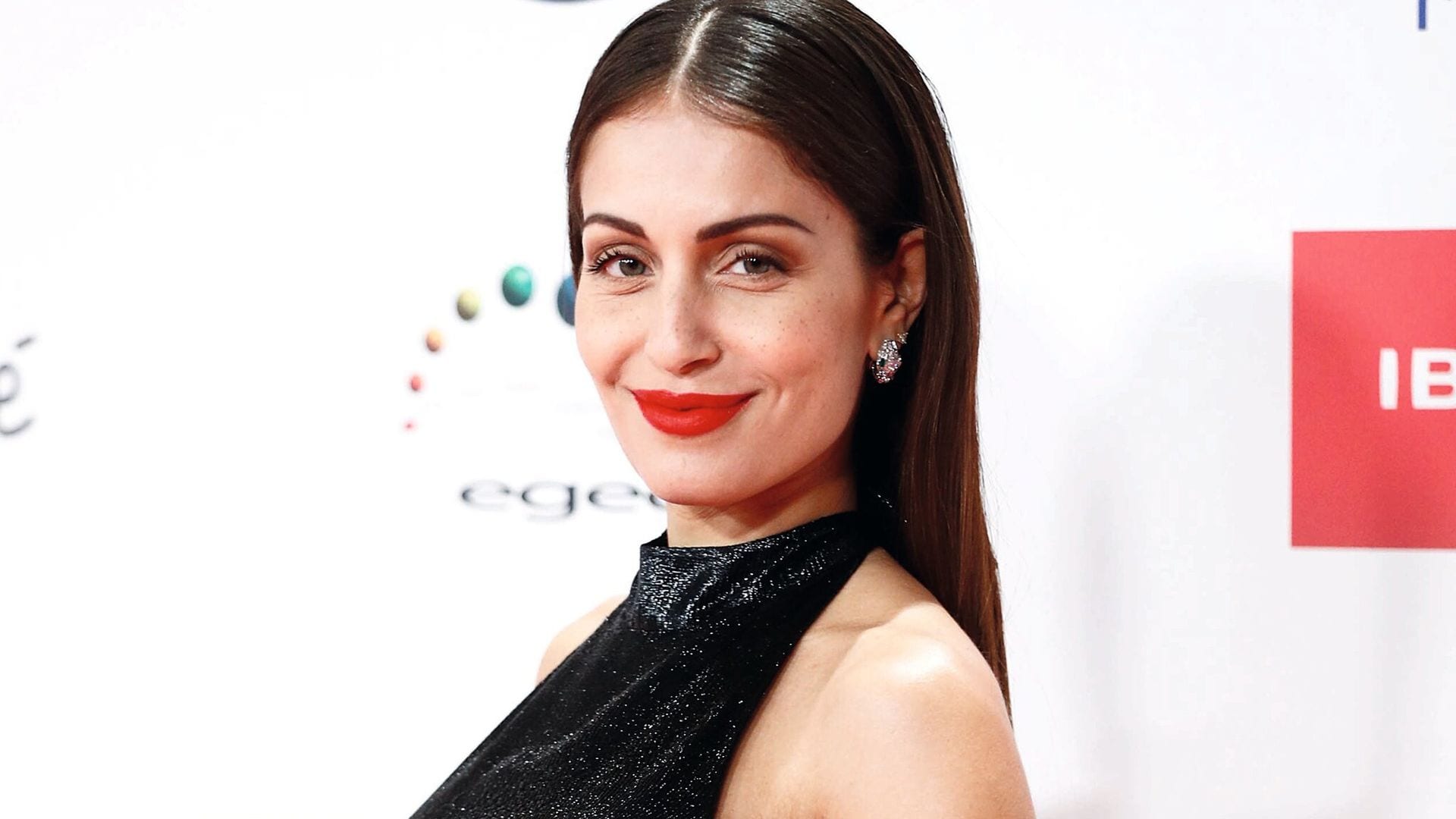 Hiba Abouk se lleva el mayor susto de su vida al vivir un aterrizaje de emergencia