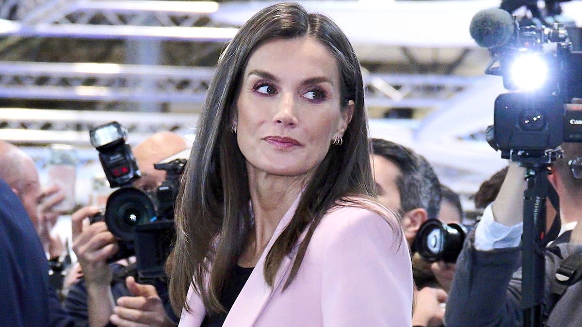La reina Letizia y sus aciertos en FITUR desde 2009: del mono de Inés Domecq a su chaqueta rosa de Zara