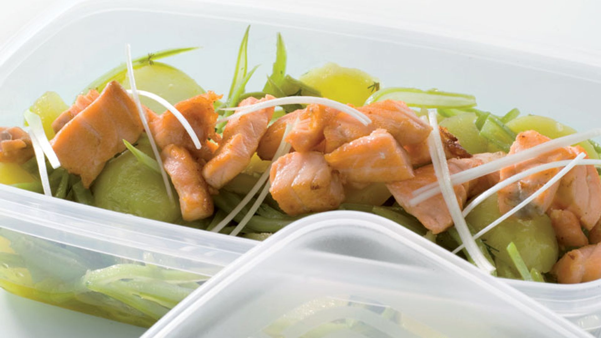 Ensalada de judías verdes y salmón fresco