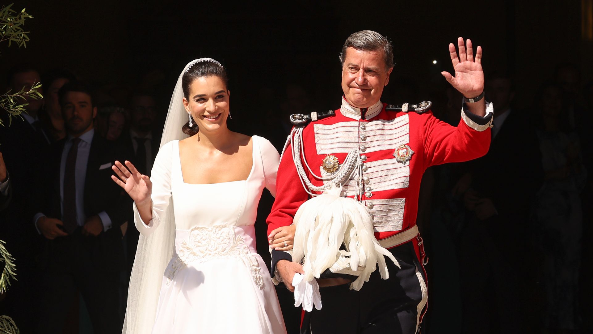 Del esperado abrazo al homenaje a la duquesa de Alba: los momentos más icónicos de la boda de Cayetano Martínez de Irujo y Bárbara Mirjan