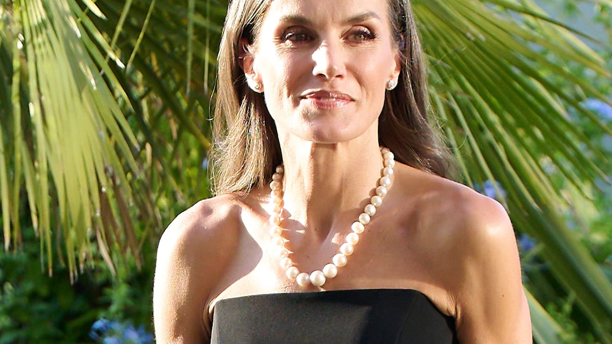La reina Letizia y el resurgir de las joyas con perlas, el accesorio atemporal que vuelve a conquistar la moda