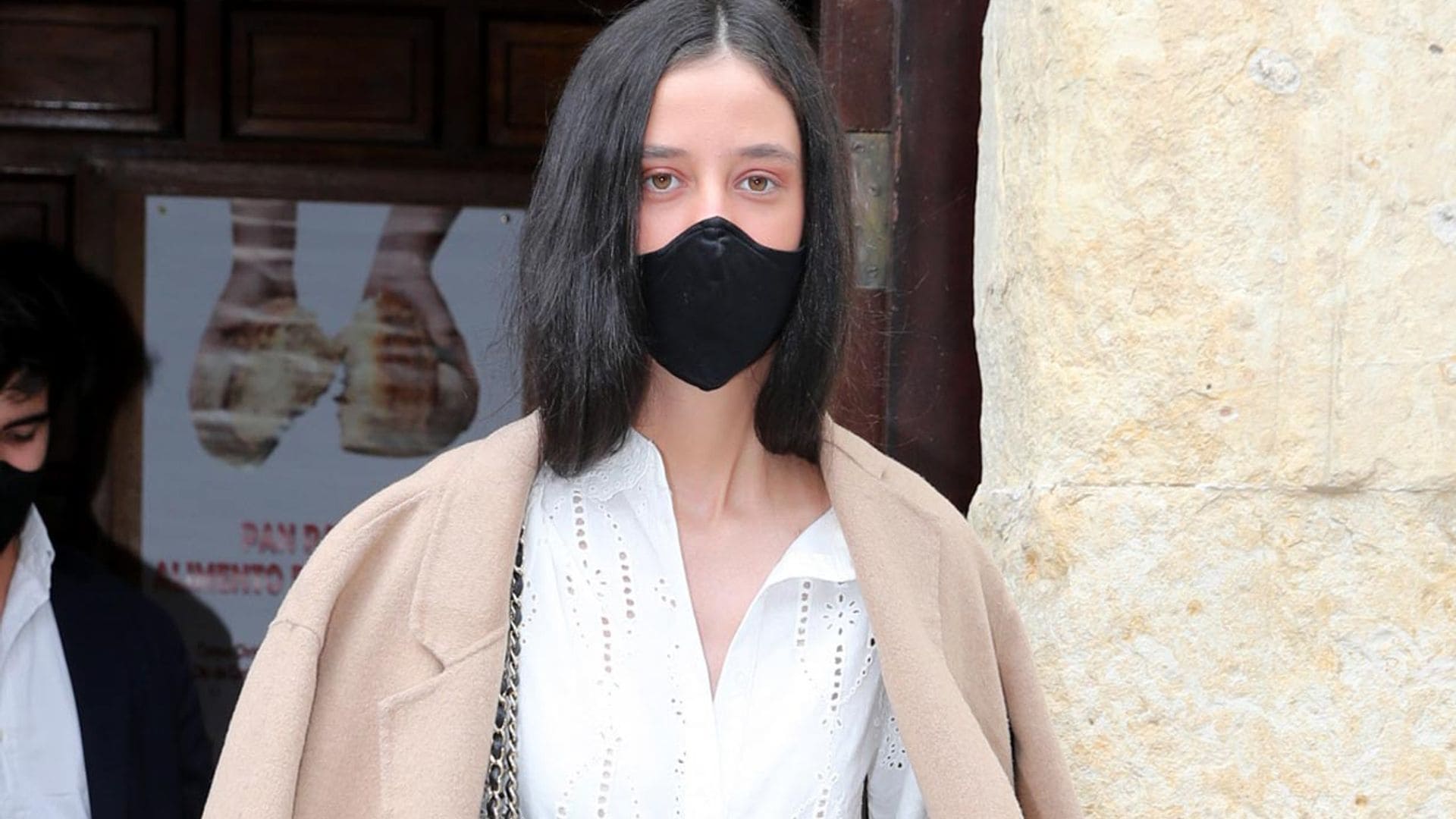 Victoria de Marichalar confirma su estatus de 'influencer' gracias a esta bomber de Zara