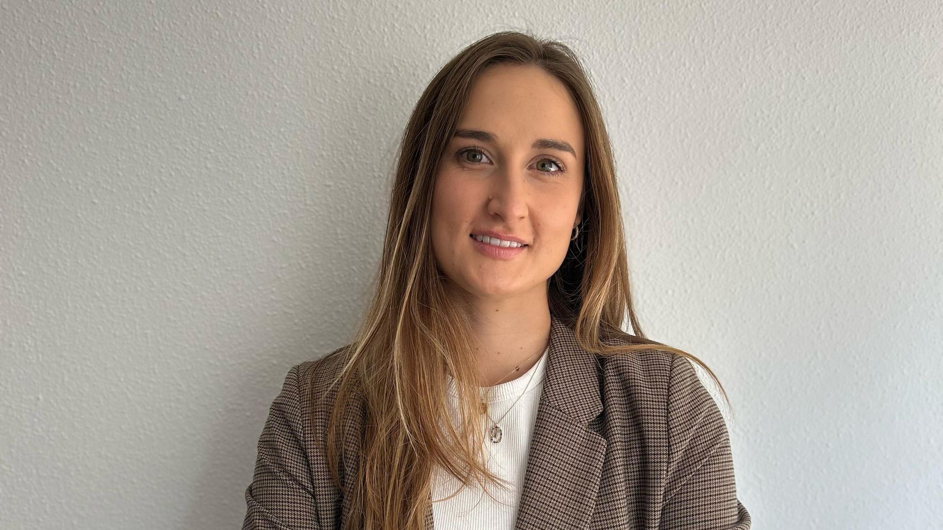 Aina Candel, dietista-nutricionista, especialista en nutrición femenina y fertilidad, nutrición en patologías digestivas y nutrición clínica.