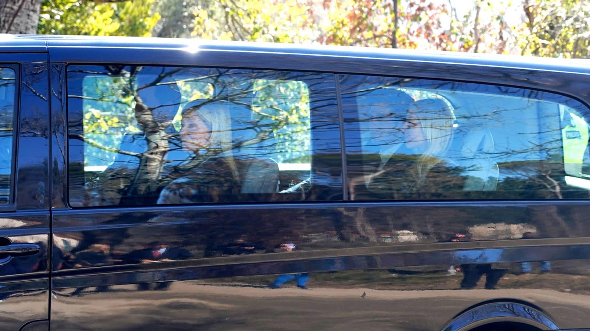 La Familia Real griega vuelve al cementerio de Tatoi para honrar a Constantino II e inaugurar su lápida