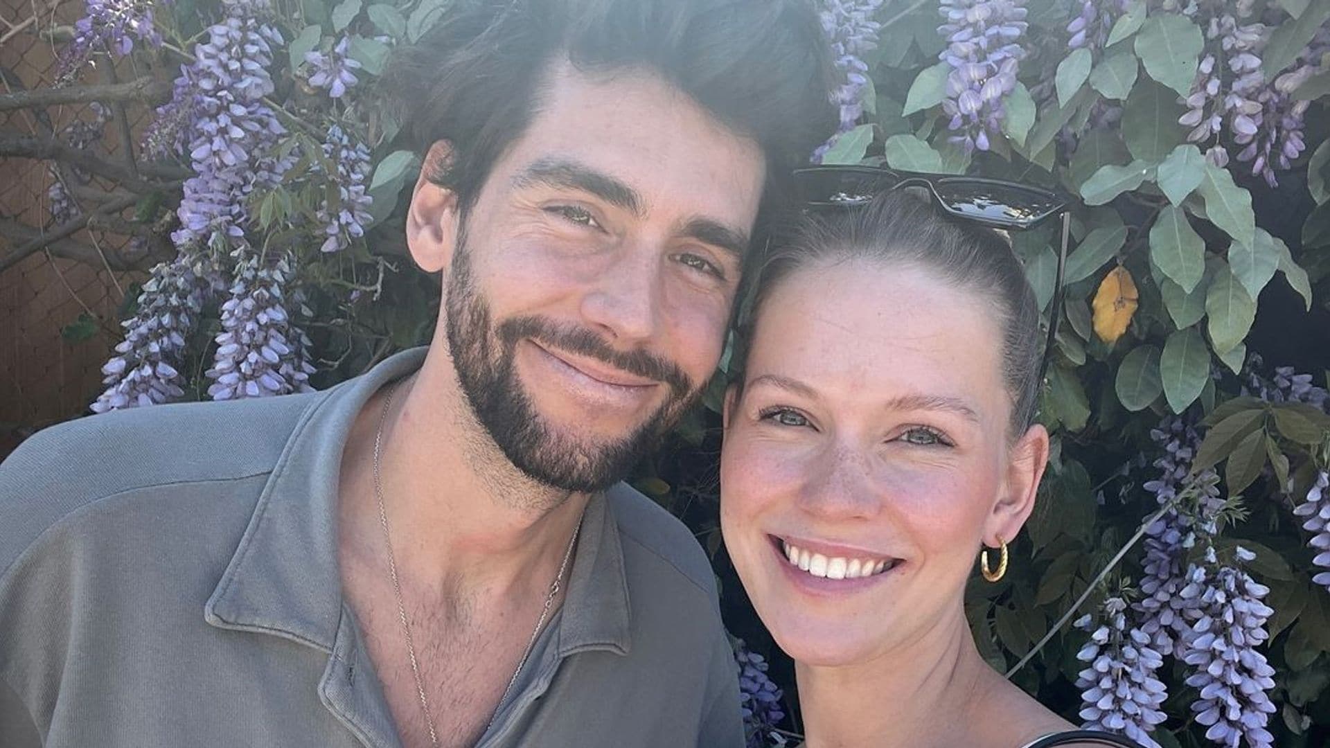 El cantante Álvaro Soler y Melanie Kroll han sido padres por primera vez de una niña