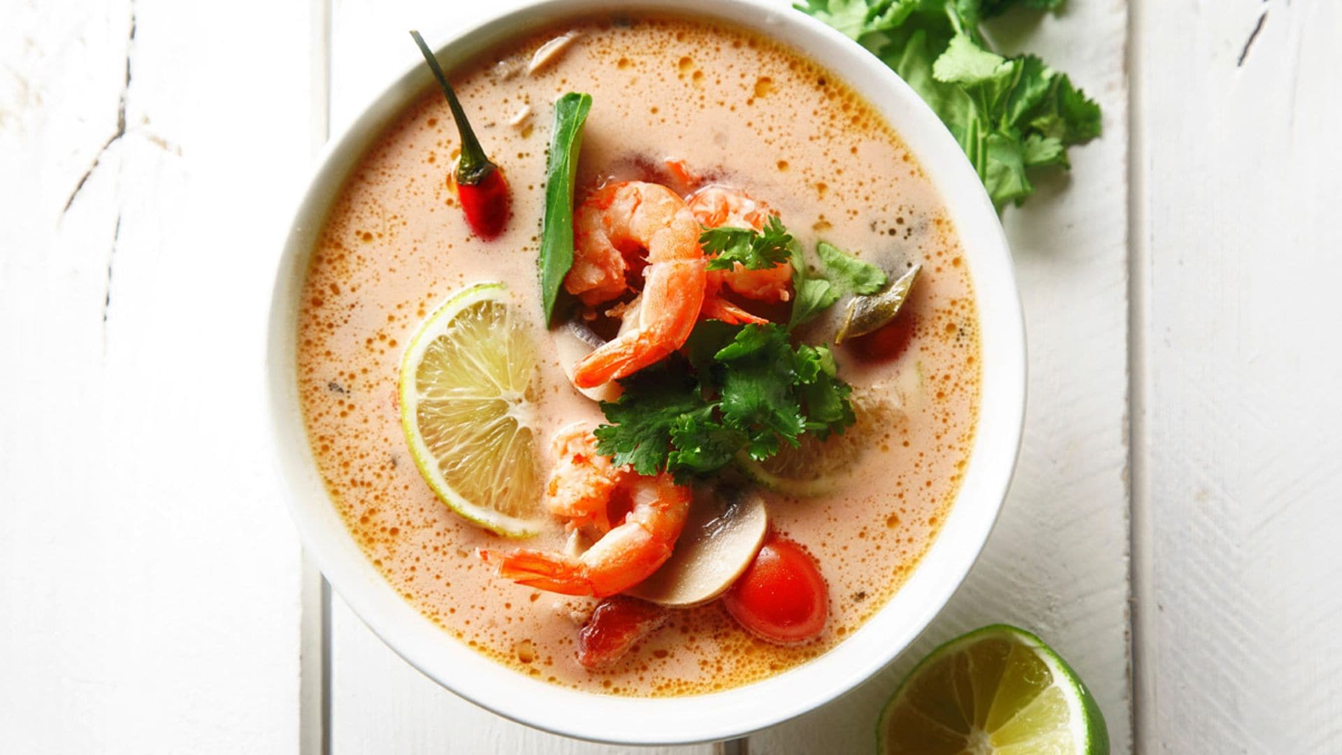 Sopa 'thai' de gambas
