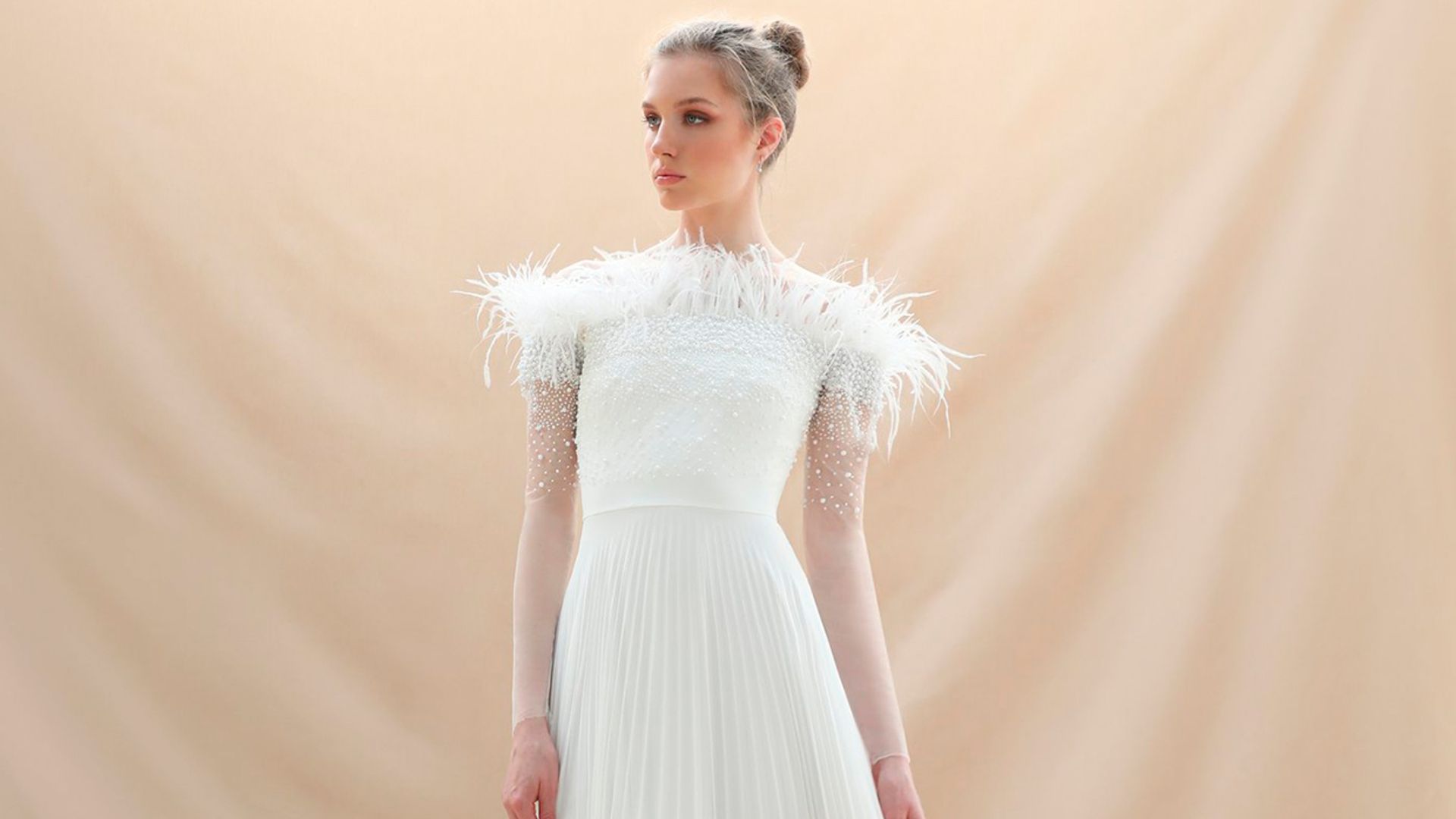 Si te gustan estas firmas de invitada, tienes que ver sus vestidos de novia