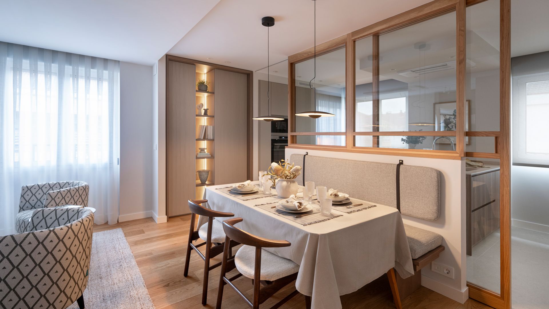 Cerramiento cristal en cocina con comedor adosado