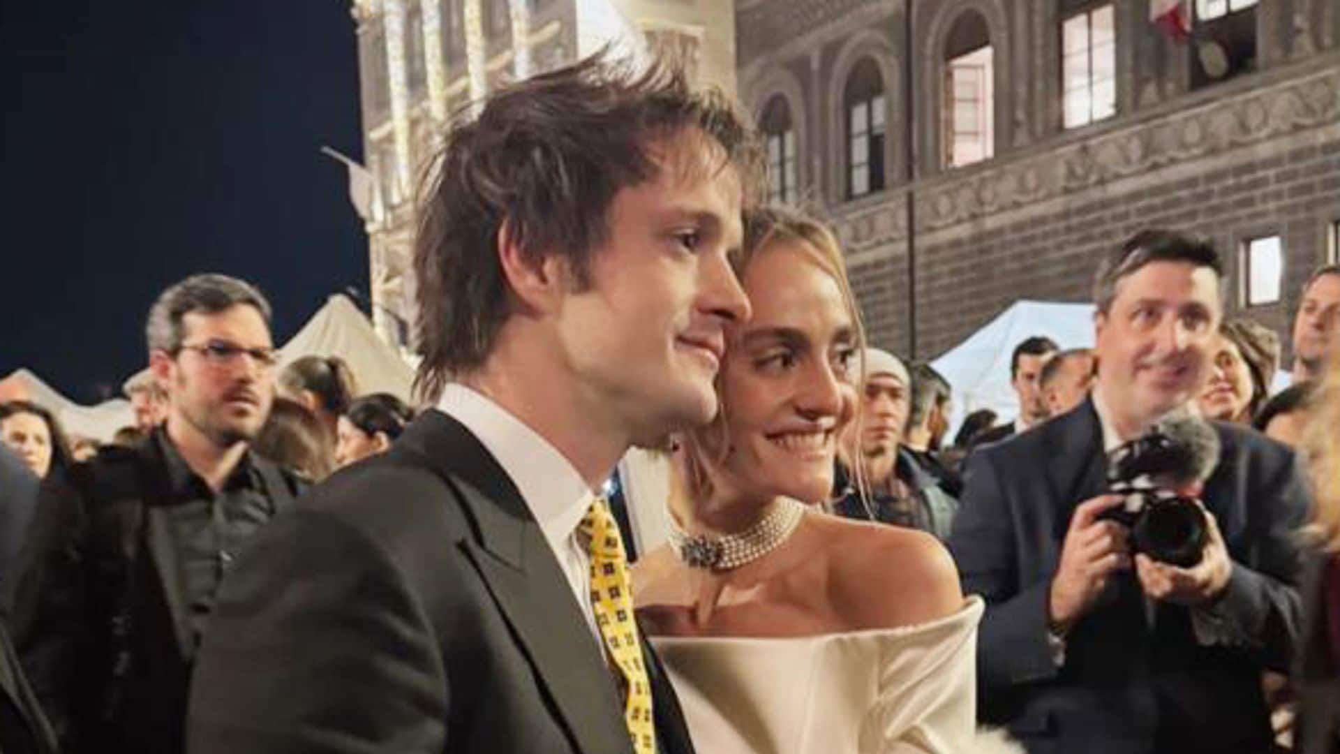 La espectacular boda de Azzi Agnelli, heredera de un imperio automovilístico, en La Toscana: del recuerdo a su padre, el 'delfín' de Fiat, a sus aristócratas invitados