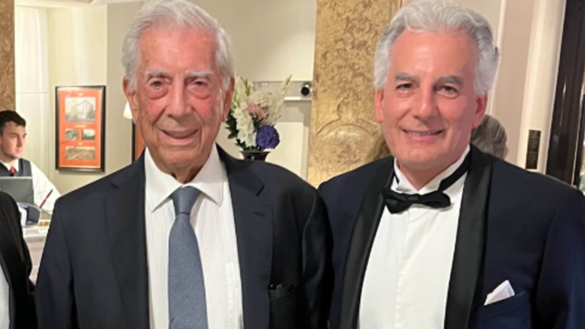 Álvaro Vargas Llosa zanja los rumores que surgieron al morir su padre y recuerda los últimos días del escritor
