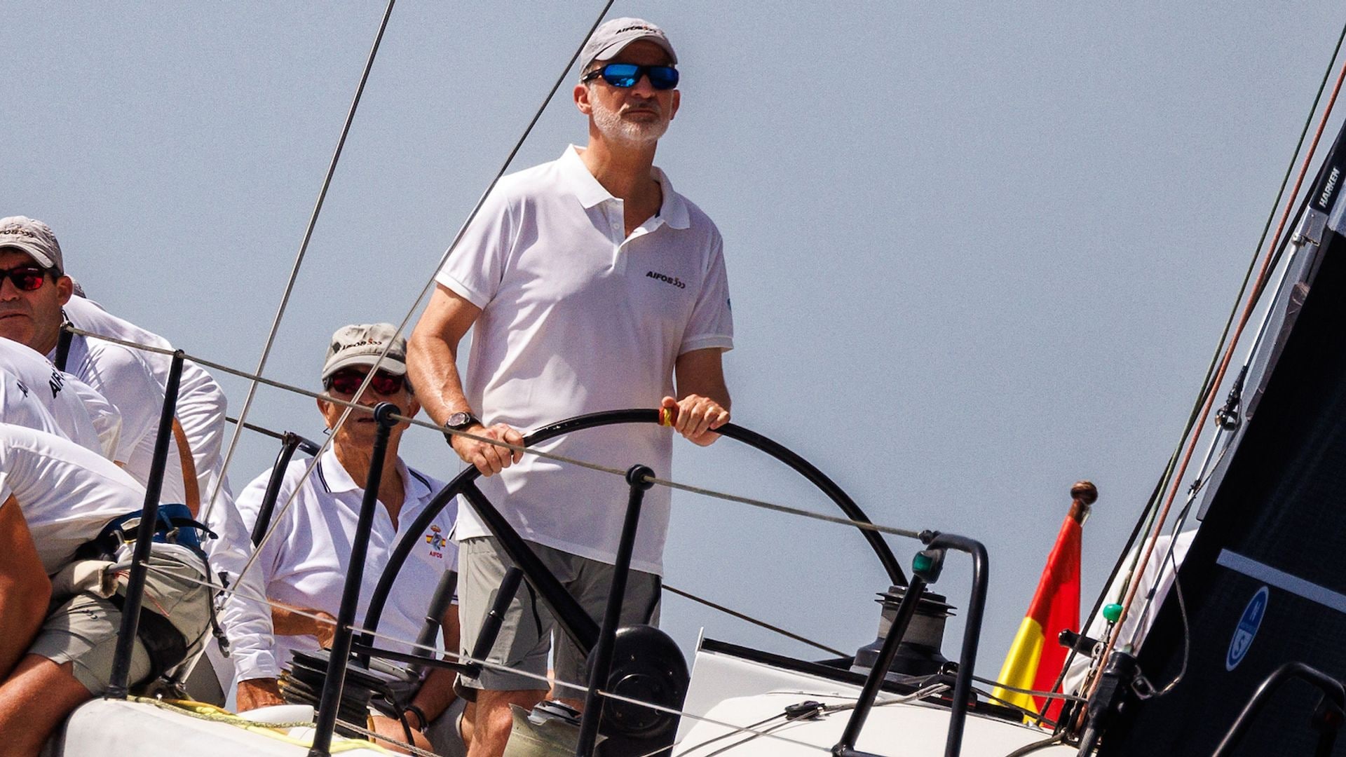 Felipe VI compite en su particular ‘olimpiada’: a bordo ya del Aifos para la Copa del Rey MAPFRE de Vela