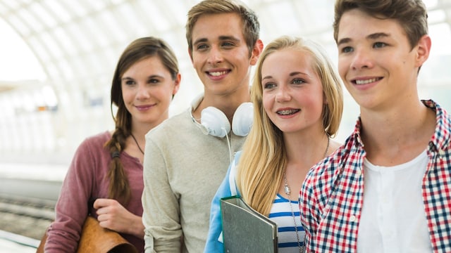 Estudiantes en el aeropuerto