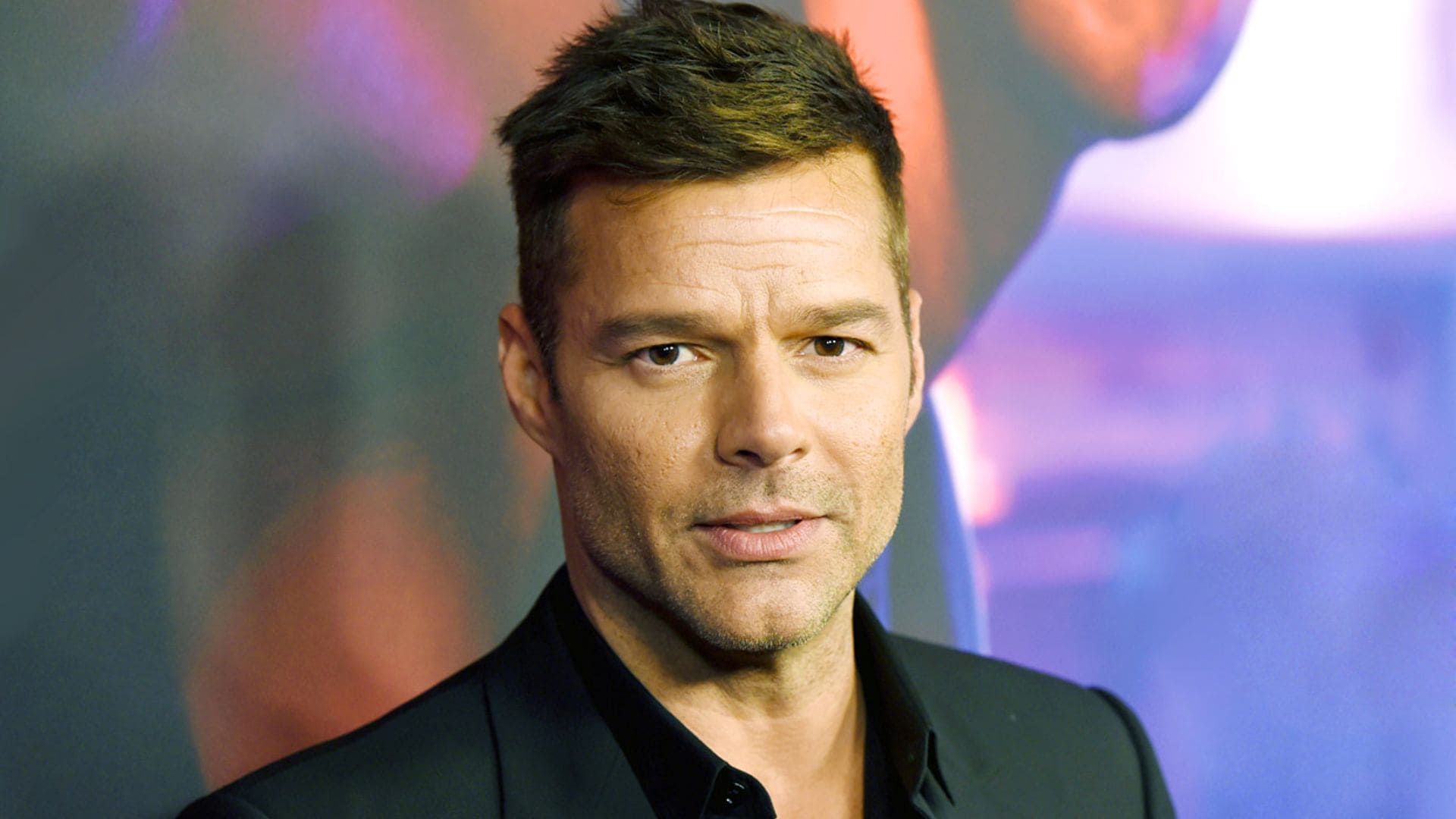 Ricky Martin responde a la polémica sobre su nueva imagen, ¿se ha operado o no?
