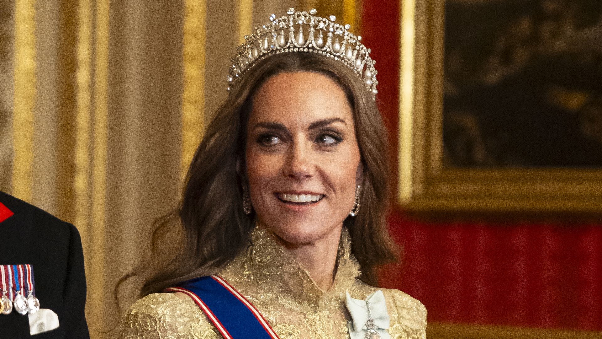 Kate Middleton, princesa de Gales, con look de gala.