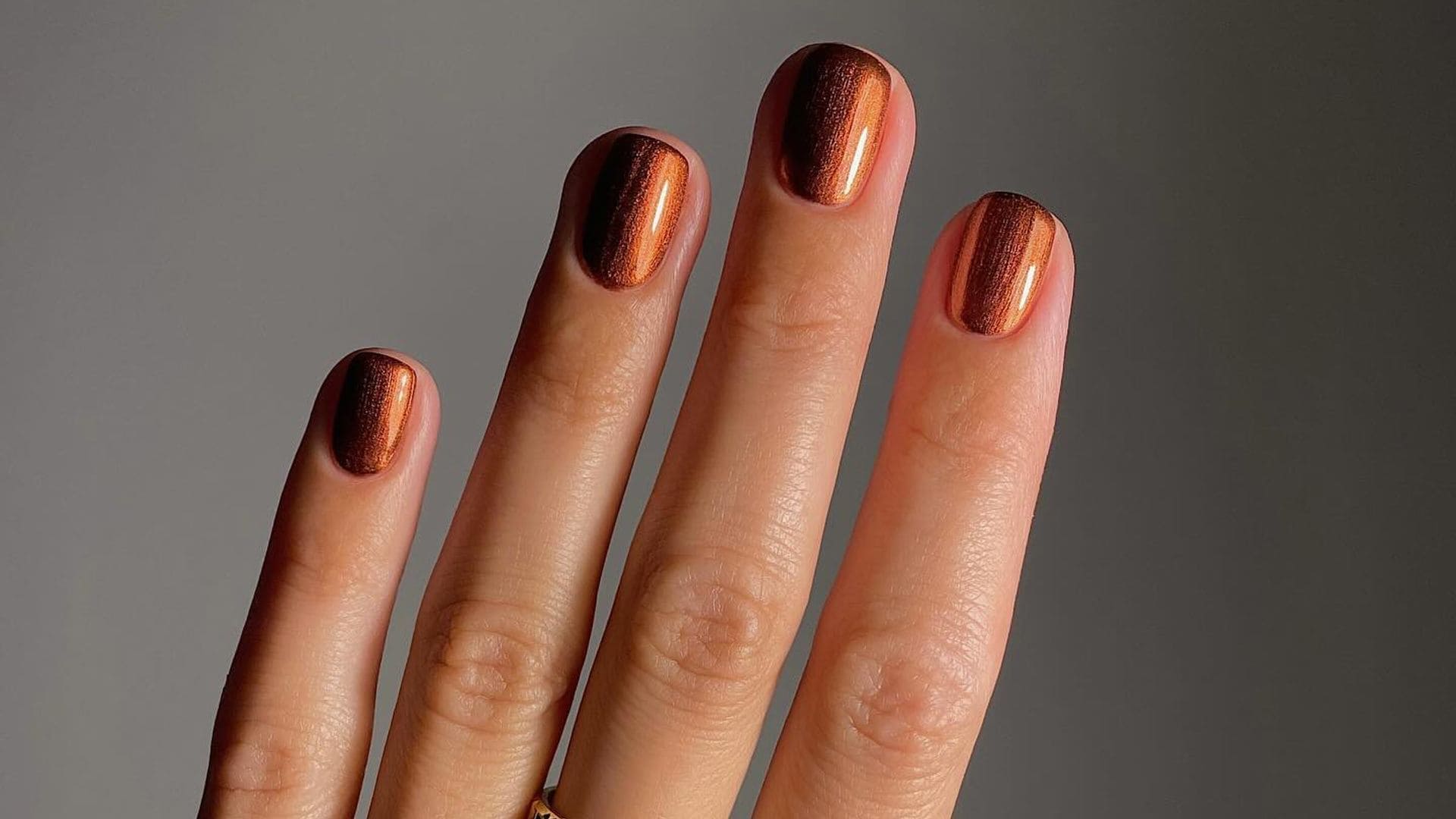 Uñas cobrizas: cómo hacerte en casa la manicura que todas piden este otoño