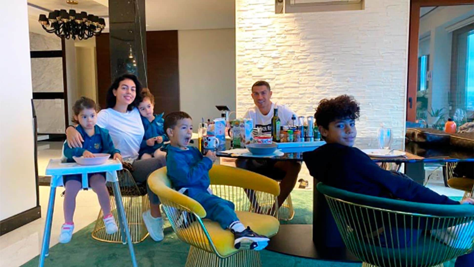 ¡Cómo ha crecido! El cambio de Cristiano Ronaldo Jr., cada vez más parecido a su padre