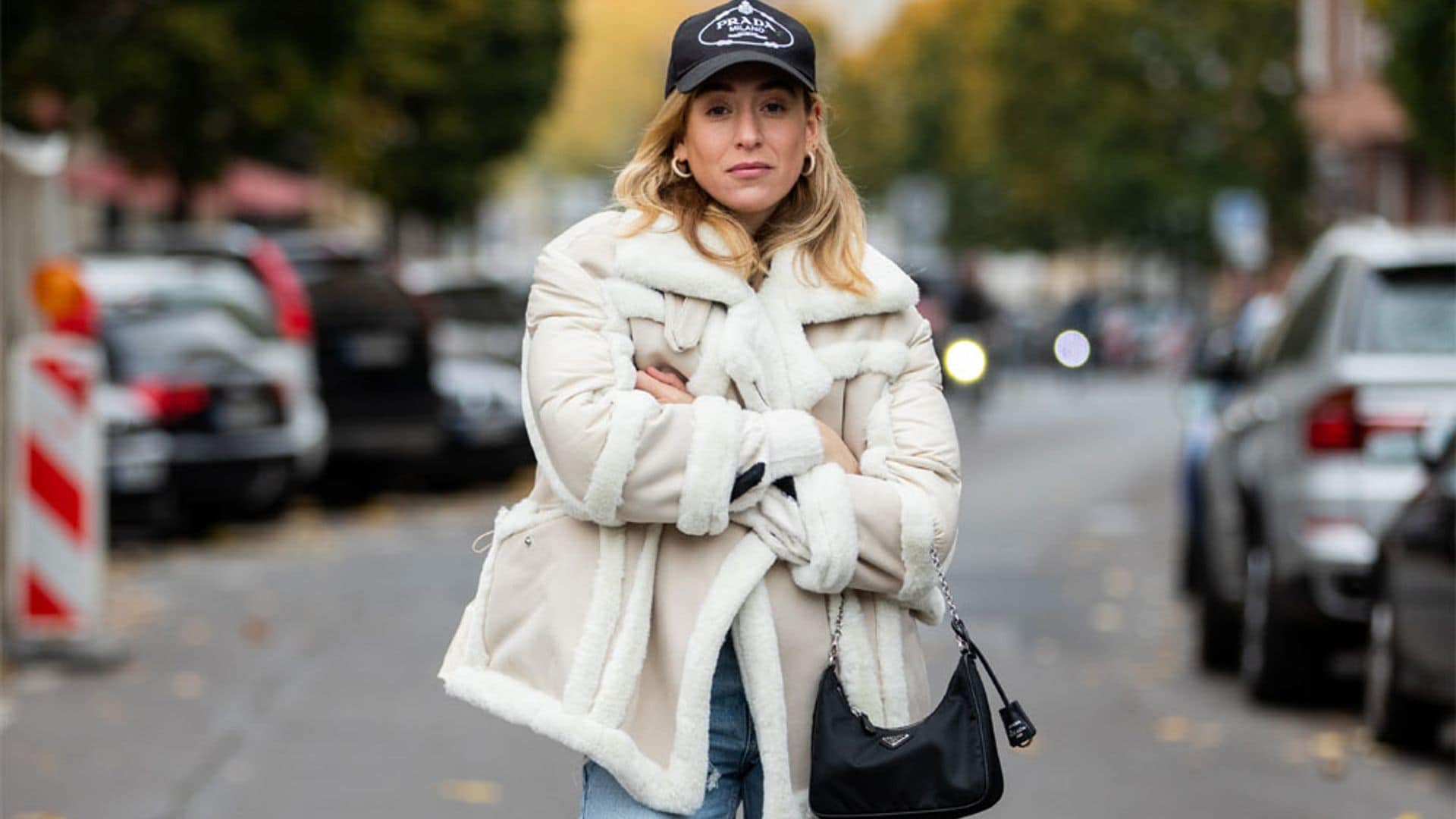 Abrigos y chaquetas de tendencia fáciles de llevar con vaqueros, vestidos o faldas