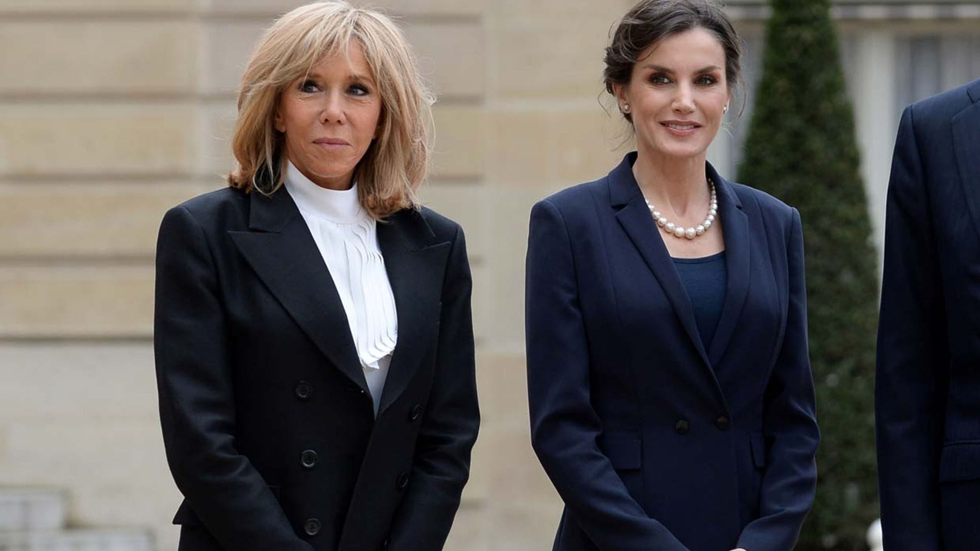 Doña Letizia estrena un nuevo traje de efecto 'fit' para su cita con Brigitte Macron