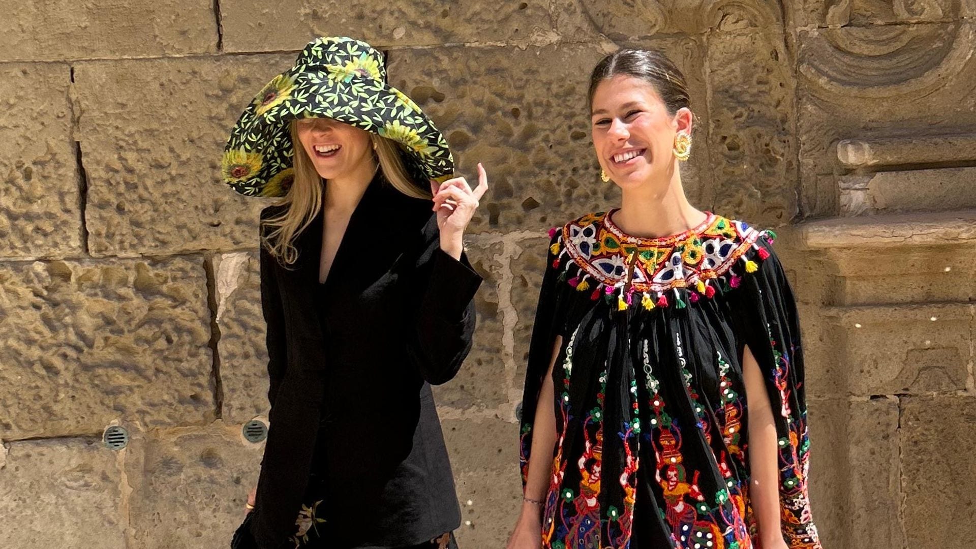 Soy redactora de moda y estas dos invitadas con vestidos de Zara y Massimo Dutti me han encantado