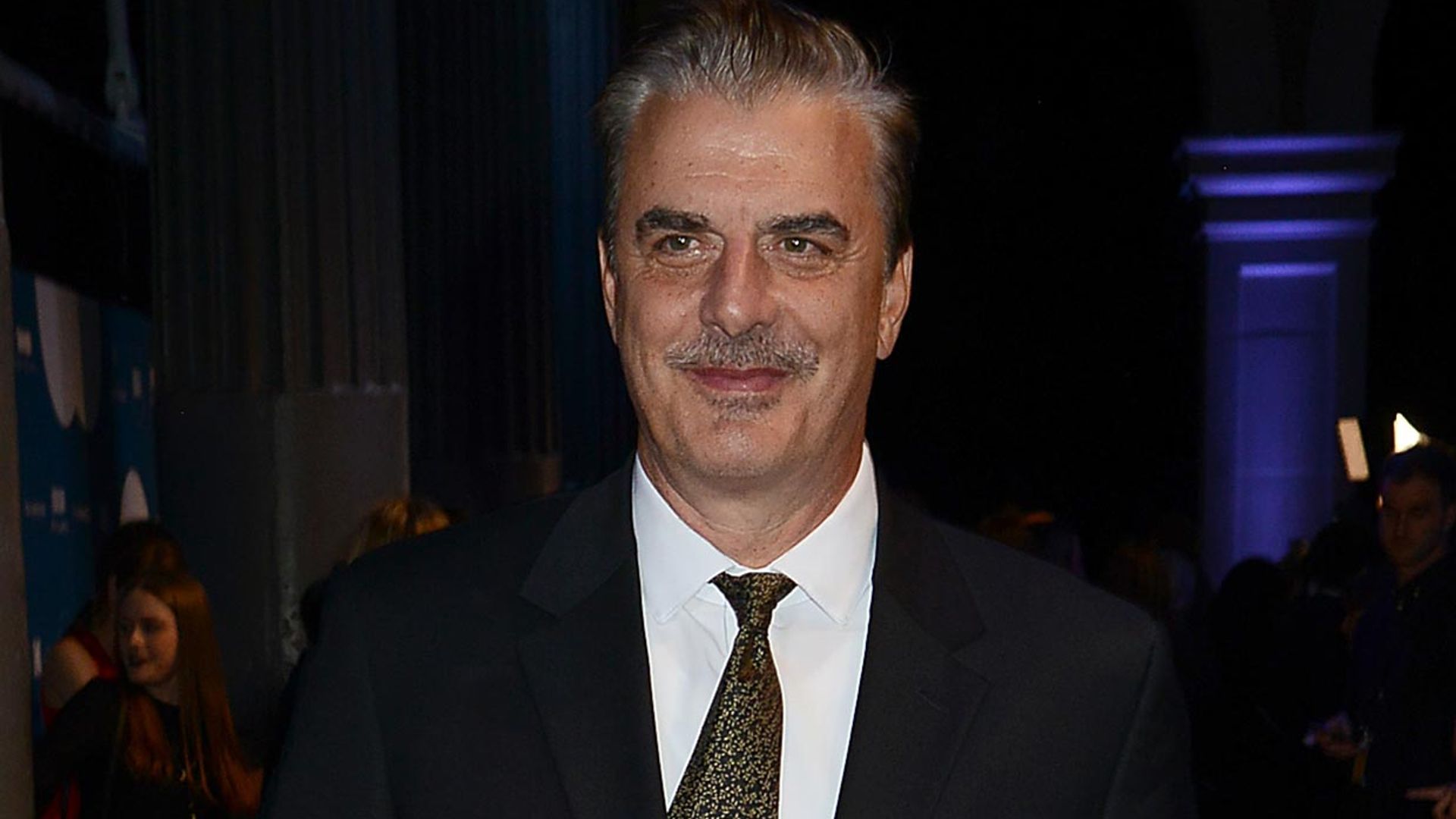 Chris Noth, acusado por una cuarta mujer, sigue negando las supuestas agresiones