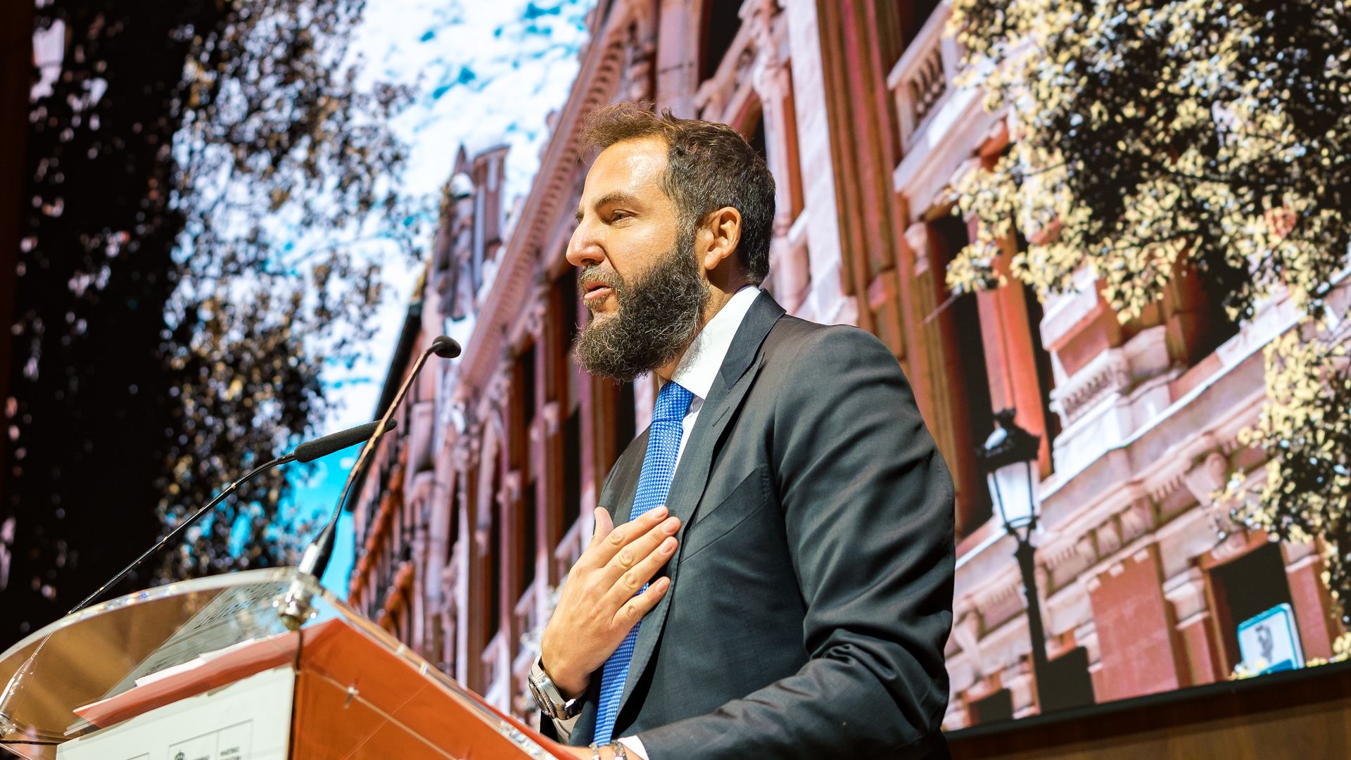 El nudo en la garganta de Borja Thyssen en una de sus apariciones más insólitas: "Se me atropellan con emoción los recuerdos de mi padre"