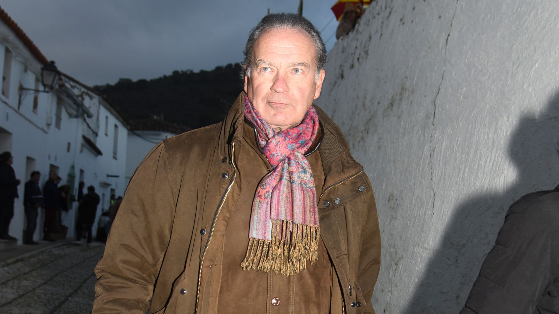 Bertín Osborne ficha por la competencia y rivaliza con Gabriela Guillén mientras ella triunfa en 'Supervivientes'