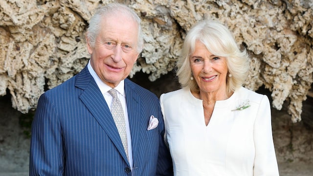 Fotografía oficial de los reyes Carlos y Camilla con motivo de su 20º aniversario de boda 