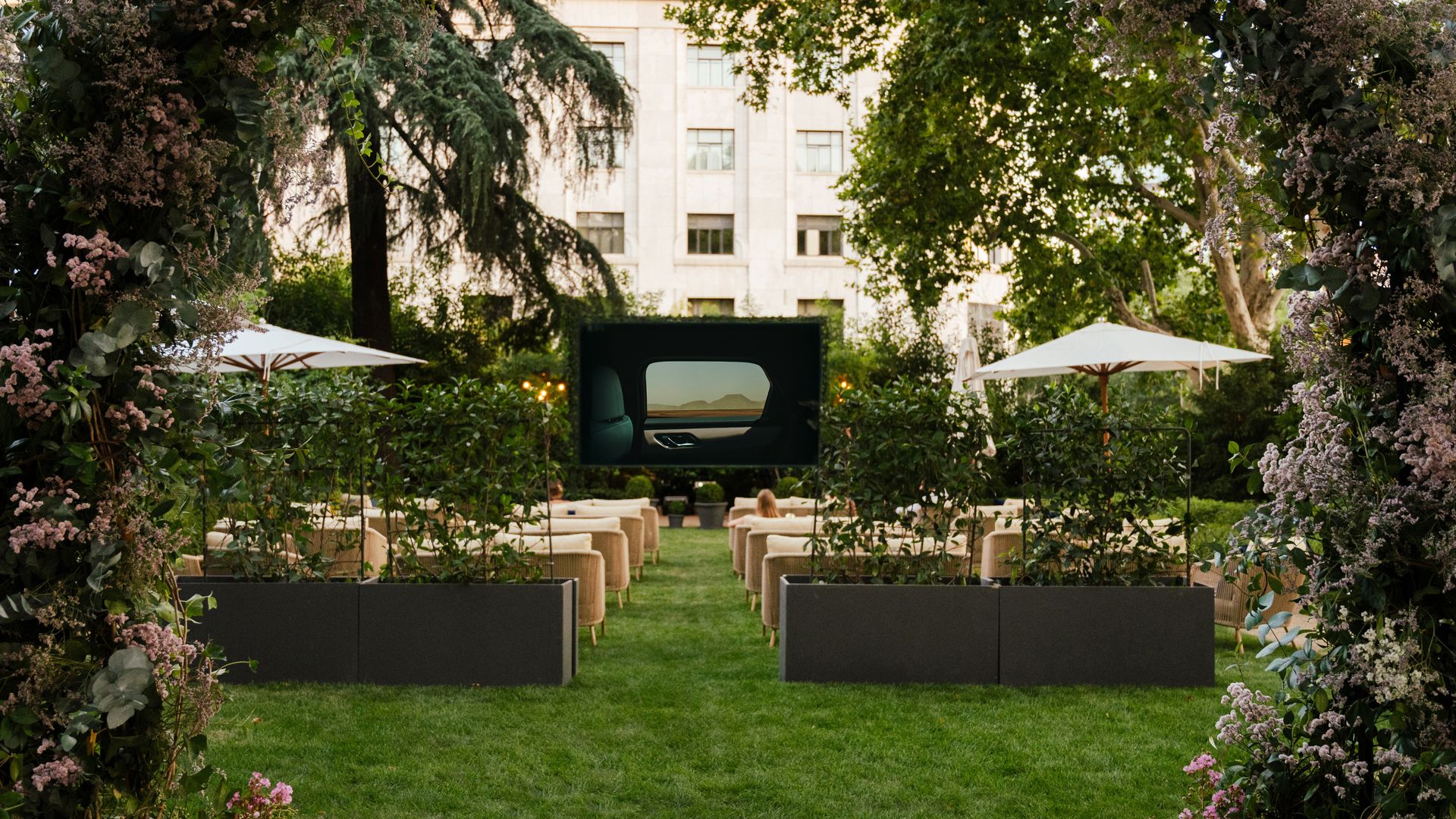 Summer Cinema del hotel Rosewood Villa Magna, cine de verano en su jardín Madrid