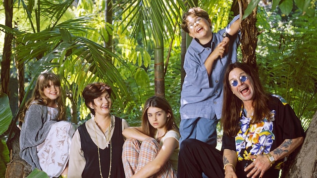 Ozzy Osbourne junto a su esposa Sharon y sus hijos Aimee, Kelly y Jack